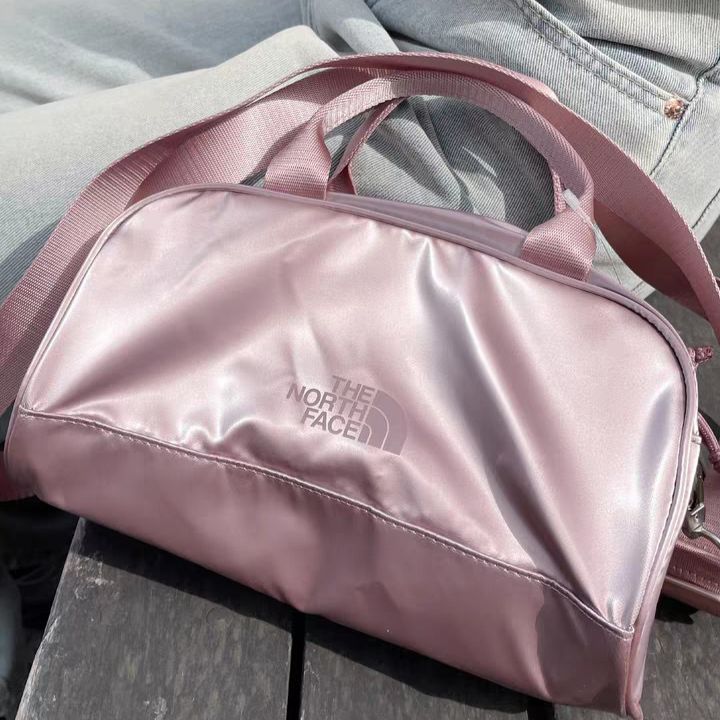 $118隻。2隻起$ 108隻。Tnf Bonney Bowling Bag