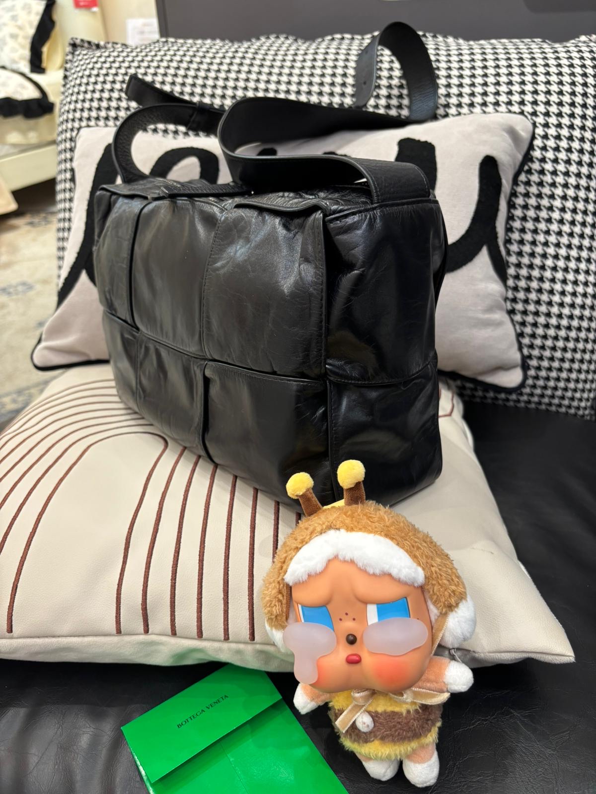 BOTTEGA VENETA BV CASSETTE SHOULDER BAG  100%Authentic,95%new ✅收據✅dust bag