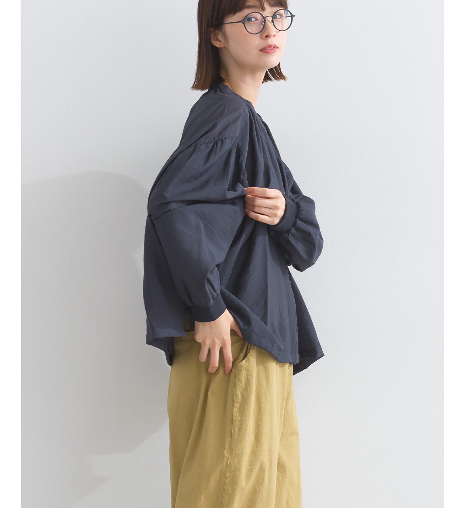 LP - 絲滑觸感蝙蝠袖襯衫 (碳灰色)