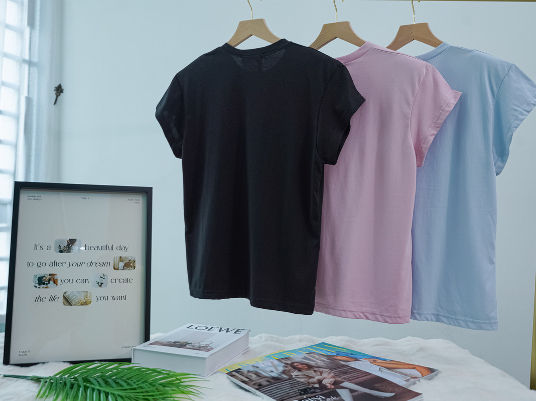 Loose Fit Black Cotton T-Shirt with Rhinestone Embellishments ‖ 钻石点缀宽松黑色棉T恤 KR01311603