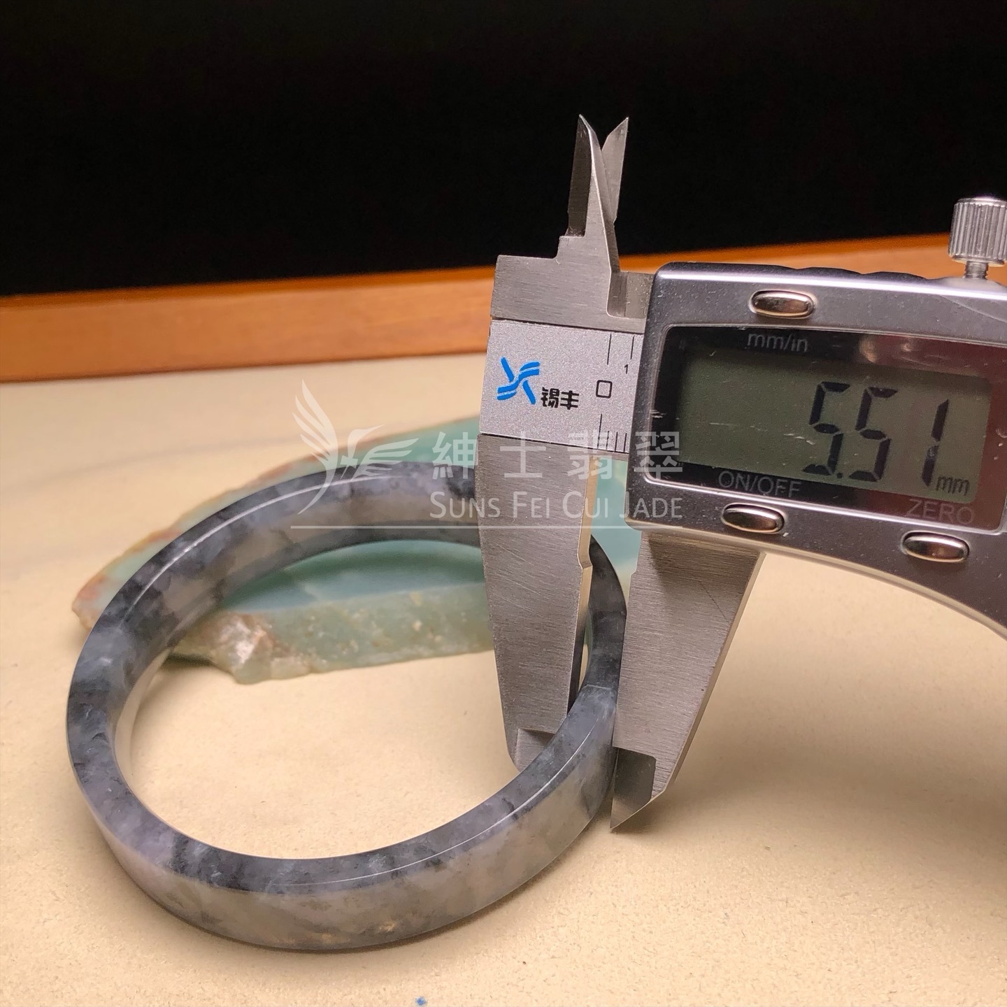 山水烏雞方鐲54.4mm YM00100