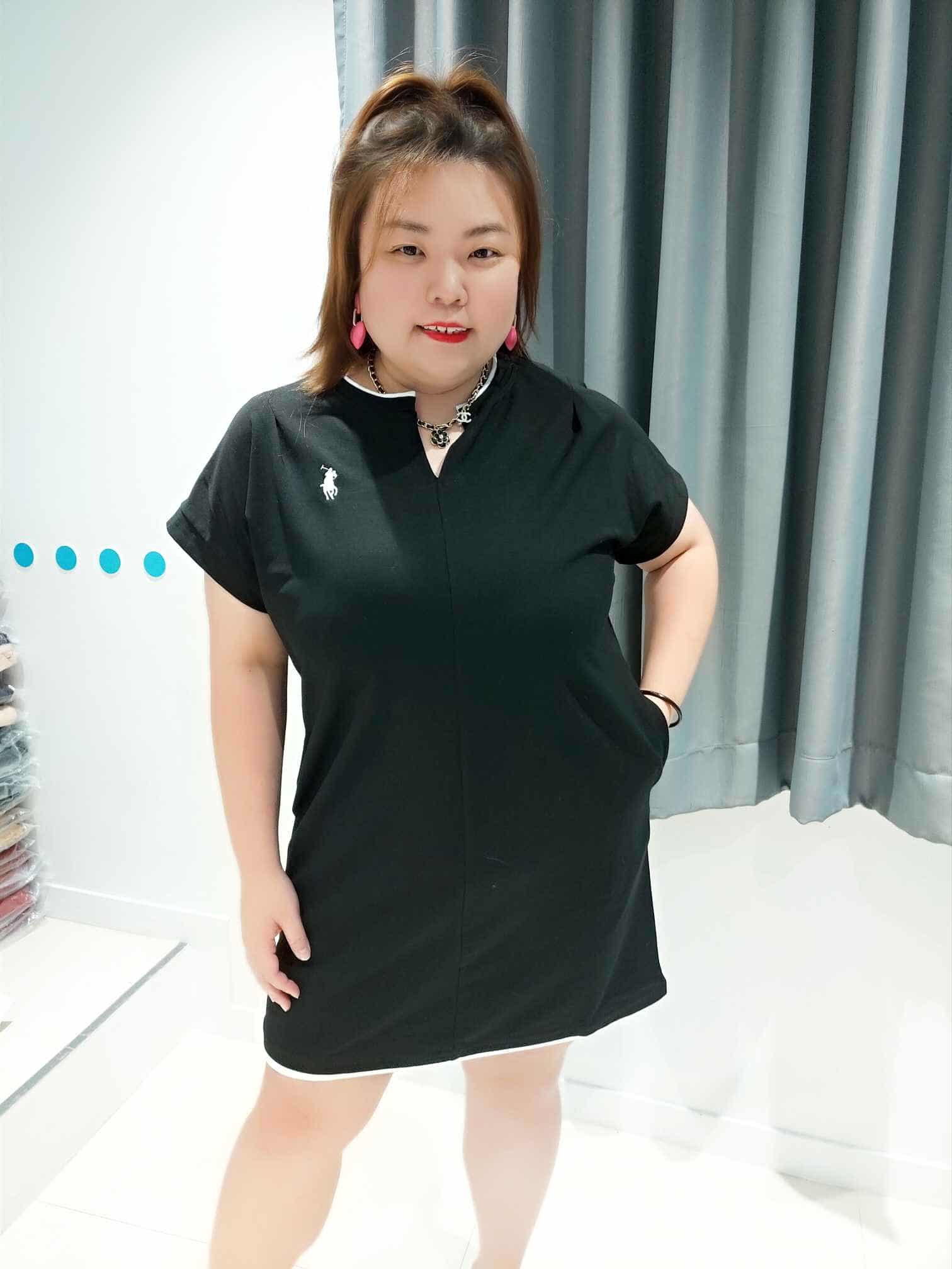 DOC02 圆小V领马球图连身裙