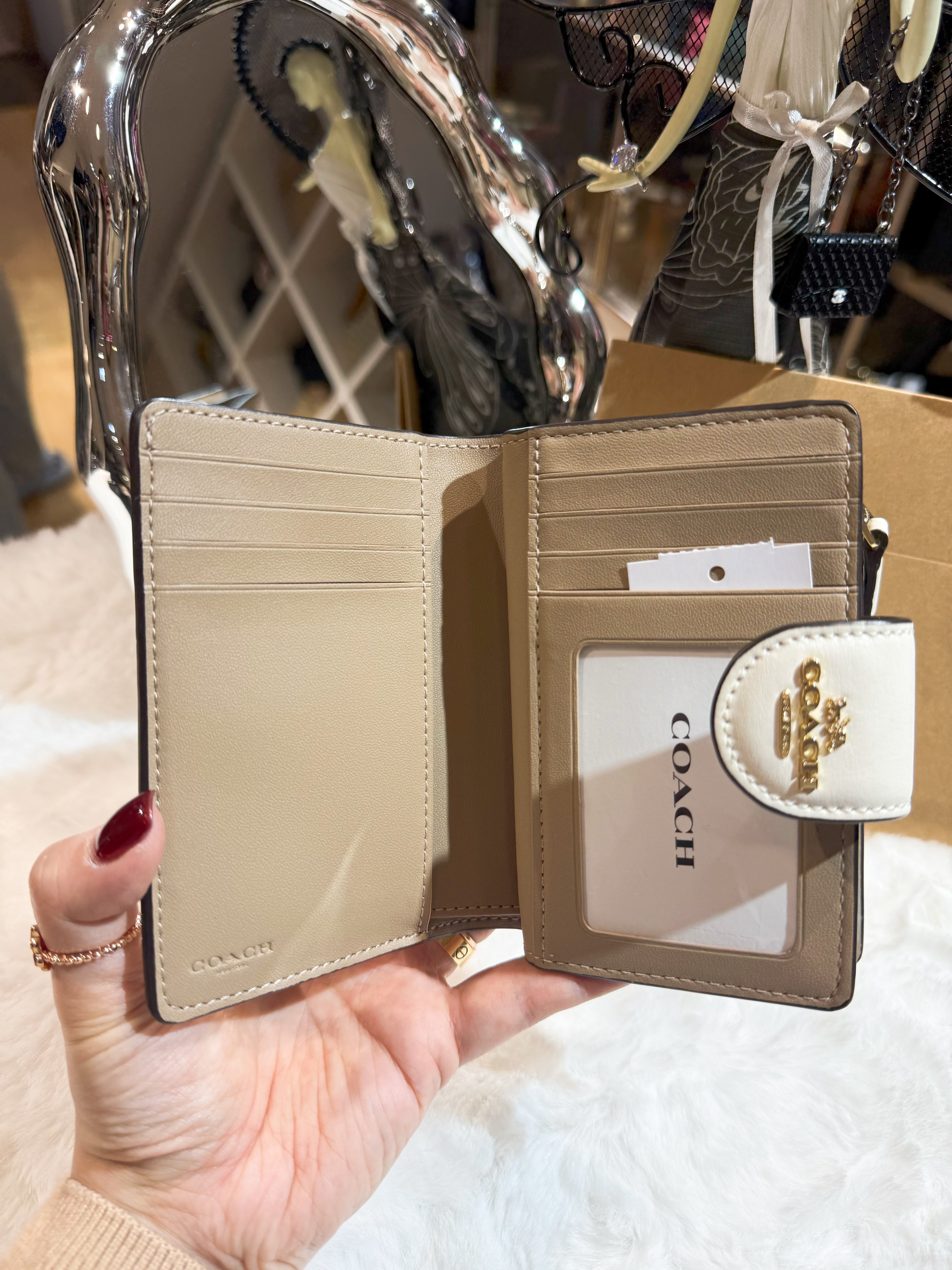 Coach medium wallet white/m/w