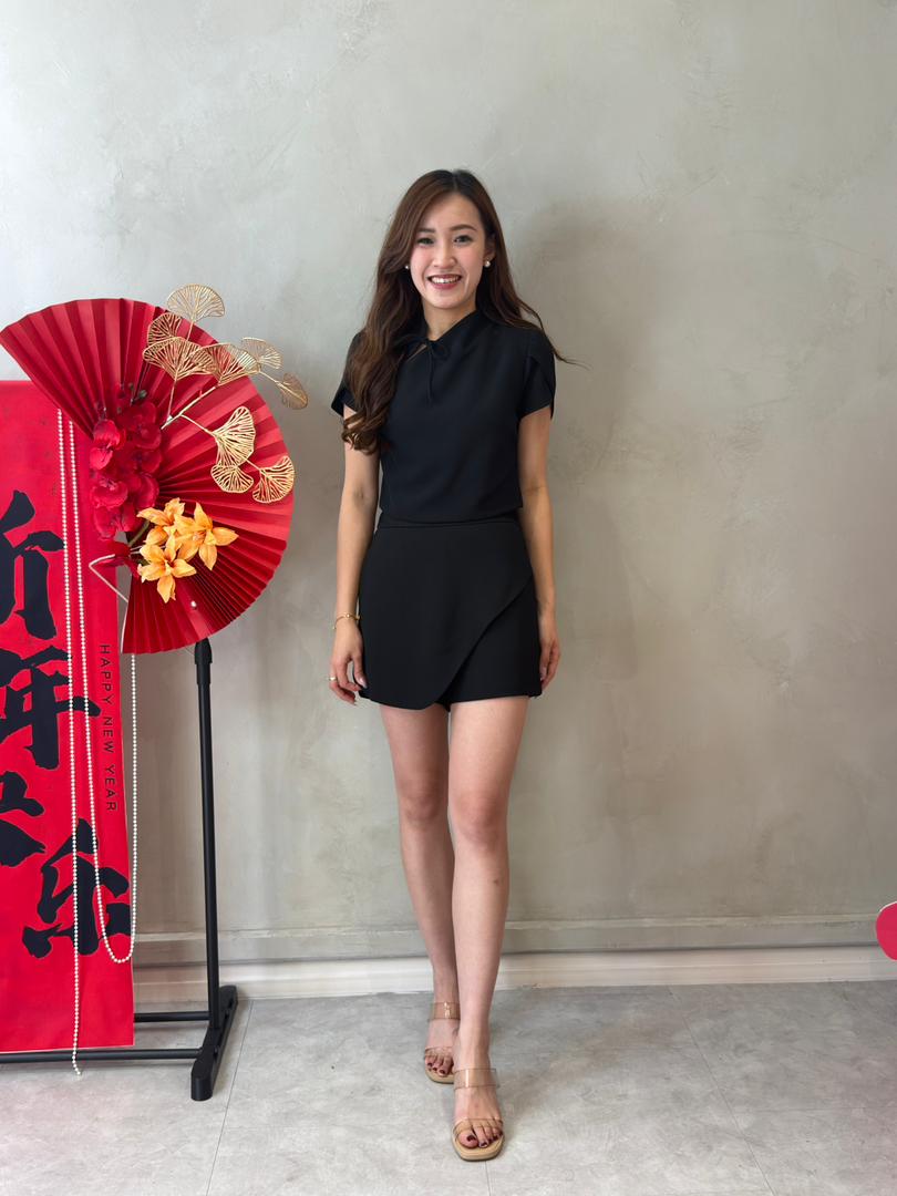 A-T311513 Side Tie Short/Sllv Blouse