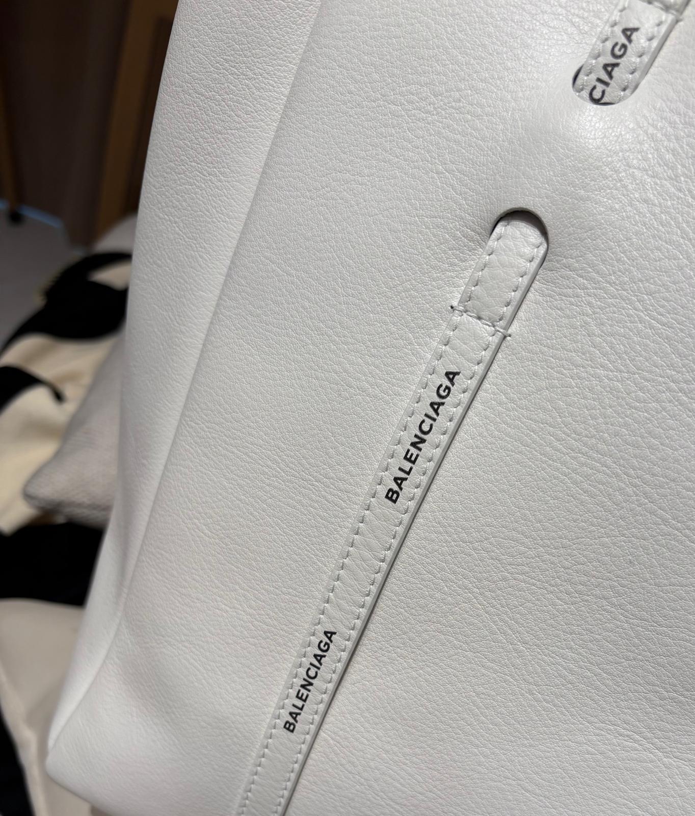 Balenciaga Everyday Tote Bag Calfskin 100%Authentic, 98%New ✅Dust bag