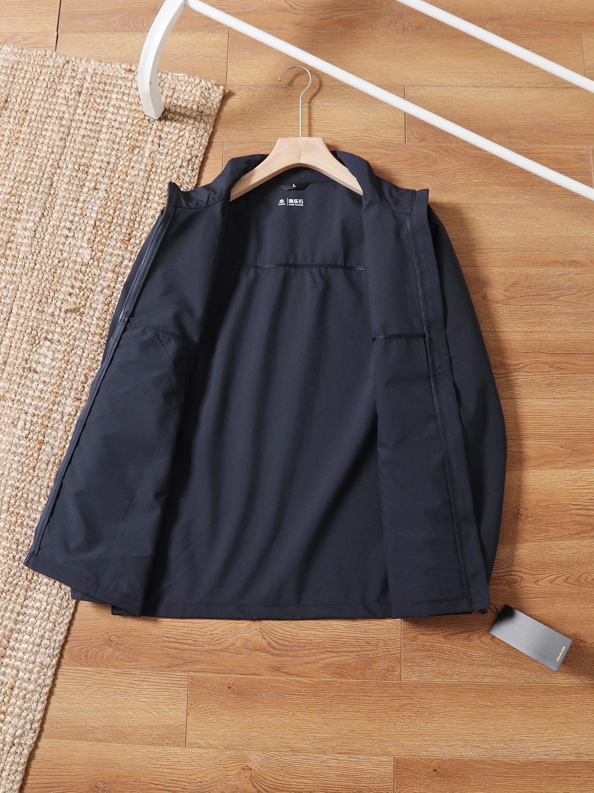 $230件。🧥 K AILAS 輕量防風外套 🧥簡約設計＋專業戶外機能💯行山、跑步、日常出街都啱晒⛰️🏃‍♂️