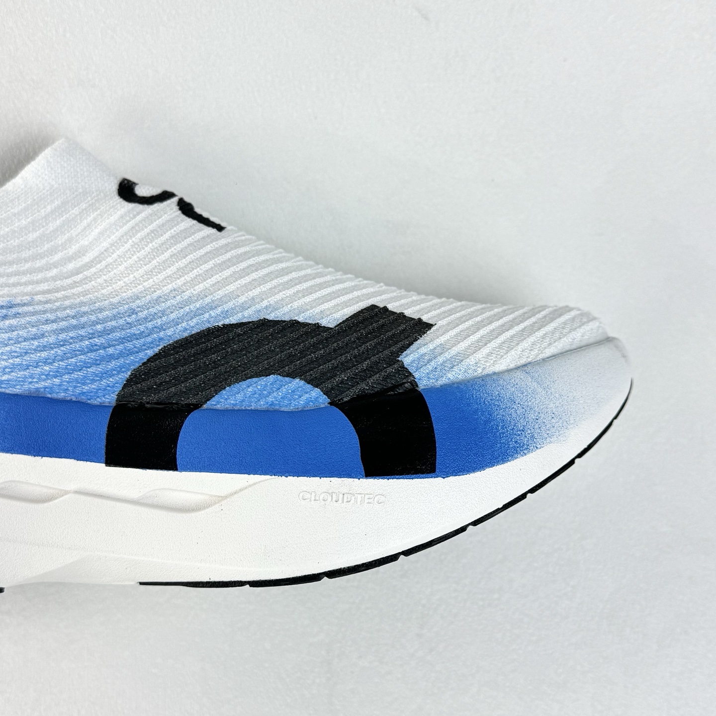 On Cloudboom Strike LS