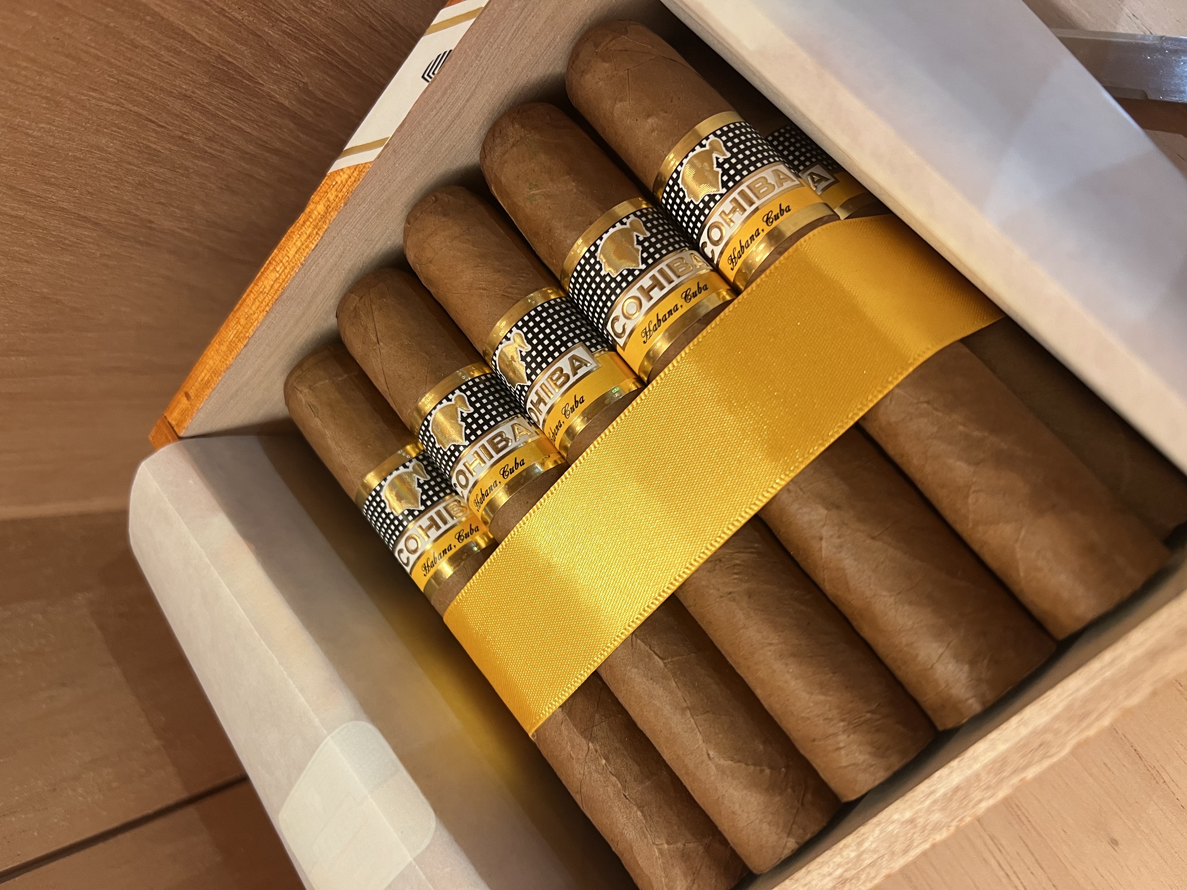 COHIBA高希霸 羅布圖 25支 （木盒）