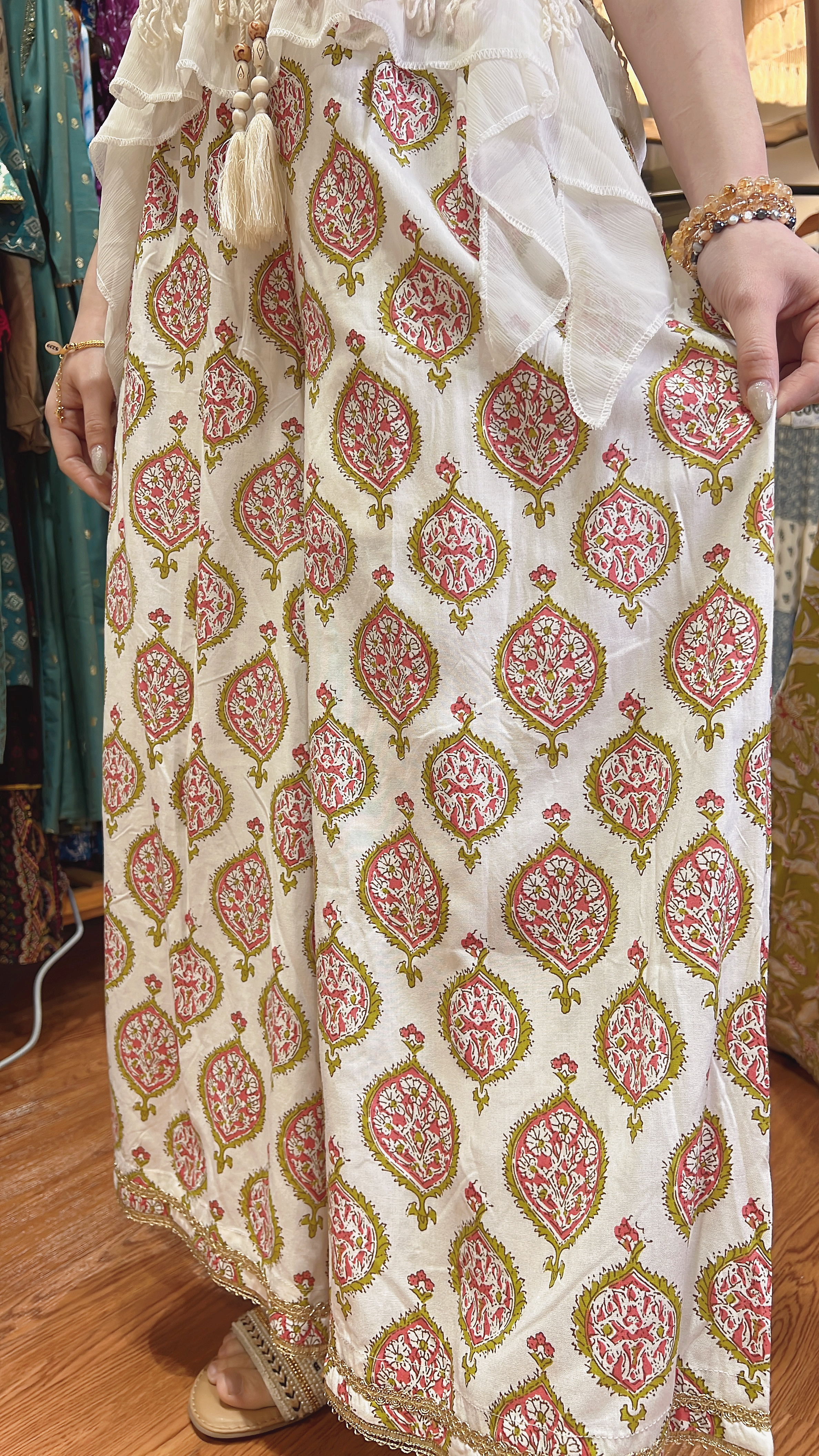 1988 White with Pink Floral Pattern Half Rubberband A-Line Pants  34"