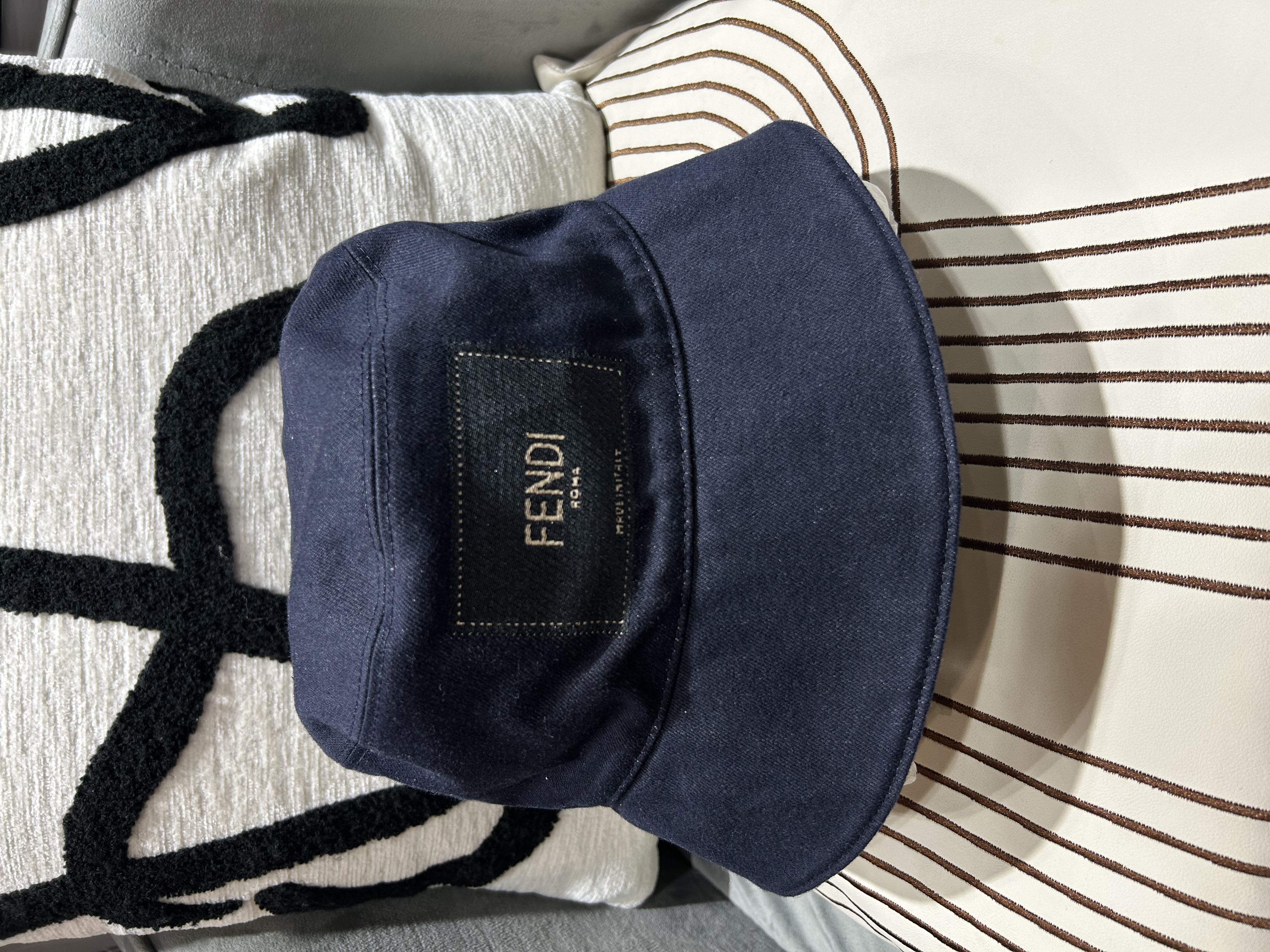 Fendi Denim bucket Hat Size: M 100%Authentic ,unused 未使用品☑️dust bag 