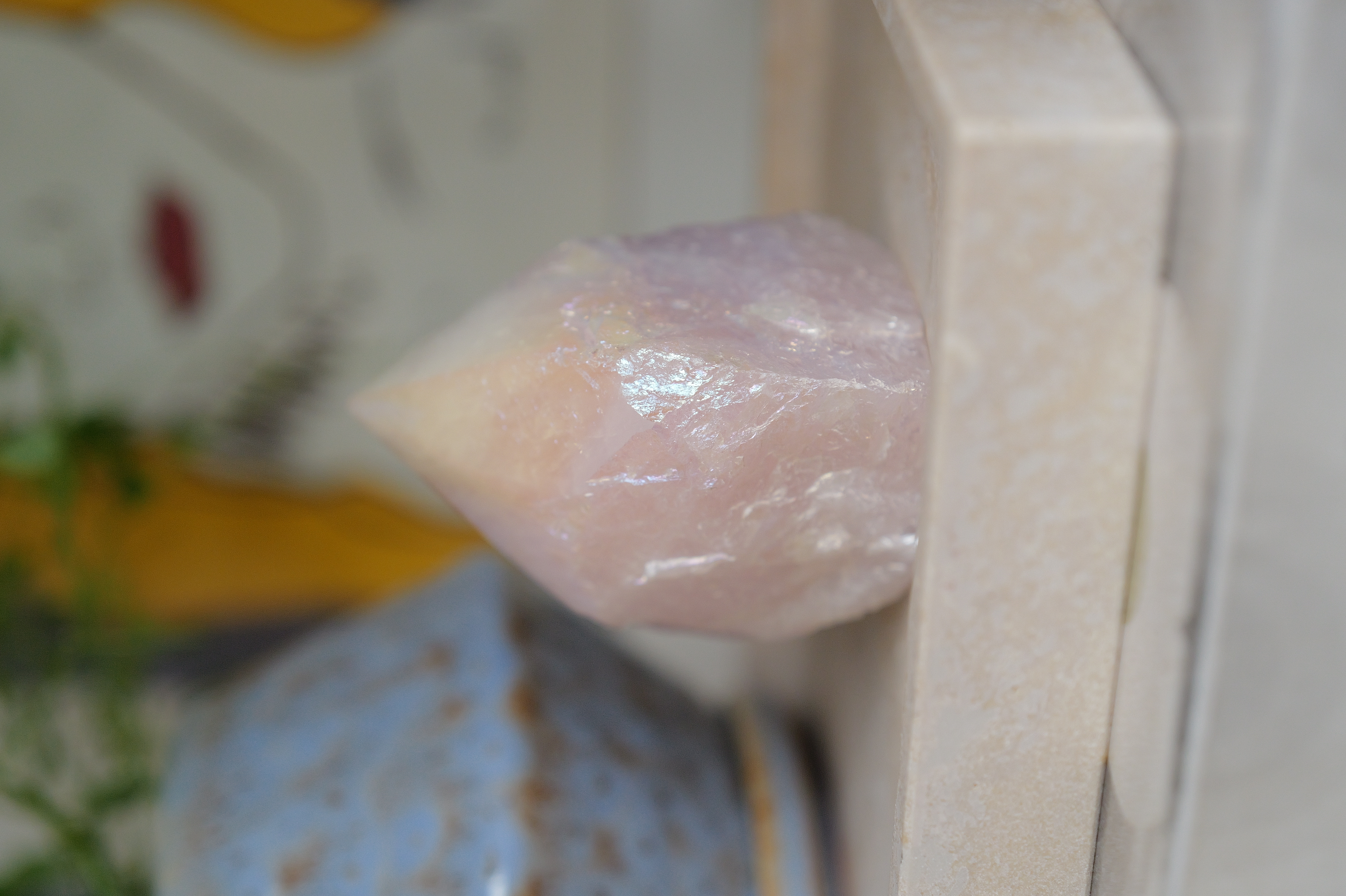 ༒6.9cm Aura粉水晶金字塔尖六角柱擺件༒ RQ*8039C20-RA30*222