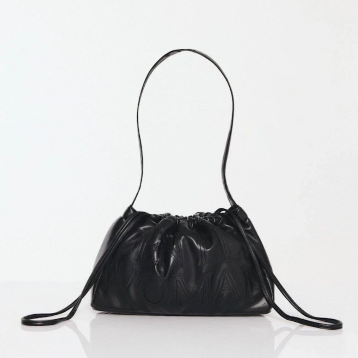 $115隻。2隻起$105隻。GW皮質餃子袋