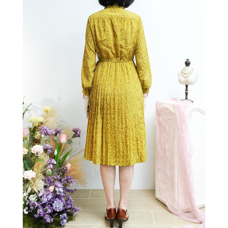 Vintage Japanese Green and Yellow Scattering Foliage Pattern Pleated Shirtdress (MT1608-75)