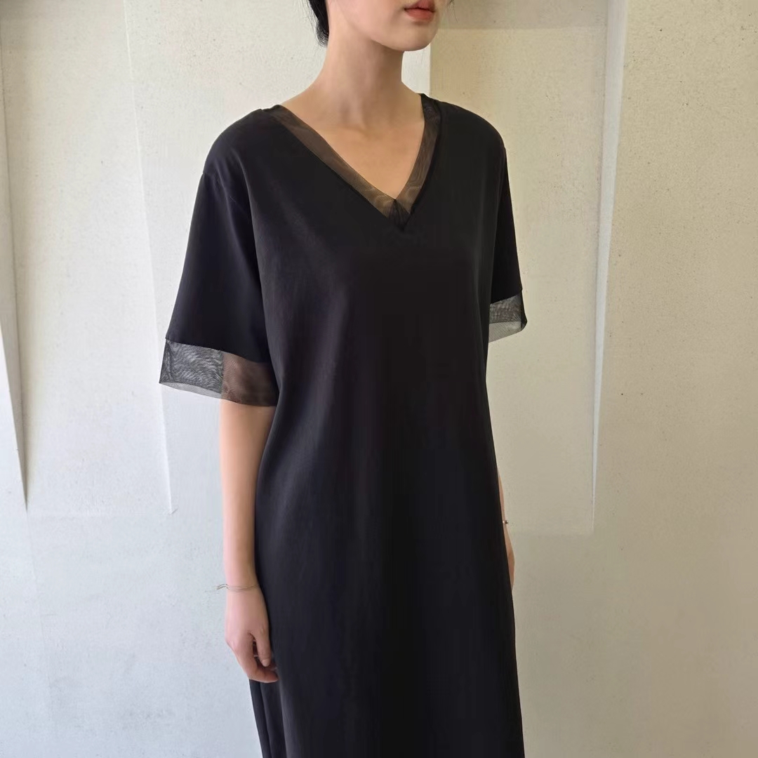 V-Neck Loose Midi Dress with Sheer Lace Cuff Sleeves ‖ V领拼接蕾丝袖宽松中长款连衣裙 KR029672