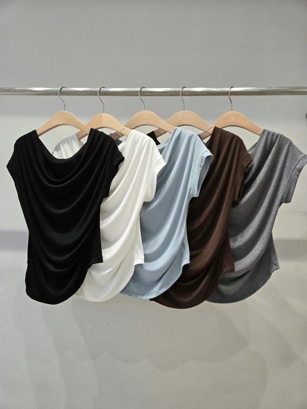 Draped Front  with Minimalist Style Top ‖ 前领垂感设计感上衣 KR0137171