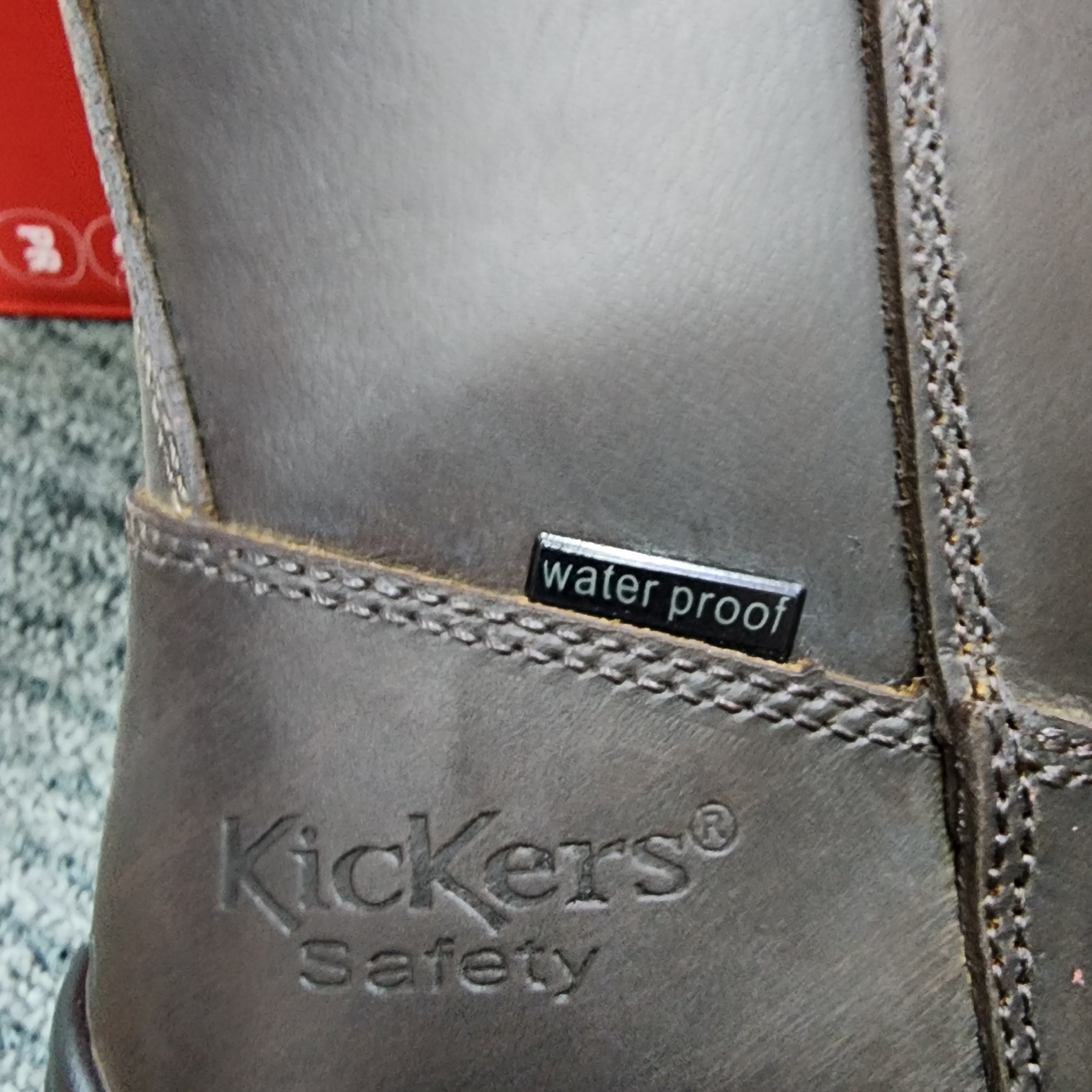 KicKers Safety Shoes 3069 High Cut Full Leather Brown ESD Waterproof Kasut Keselamatan Coklat dengan Perlindungan Maksimum dan Kepatuhan Tinggi