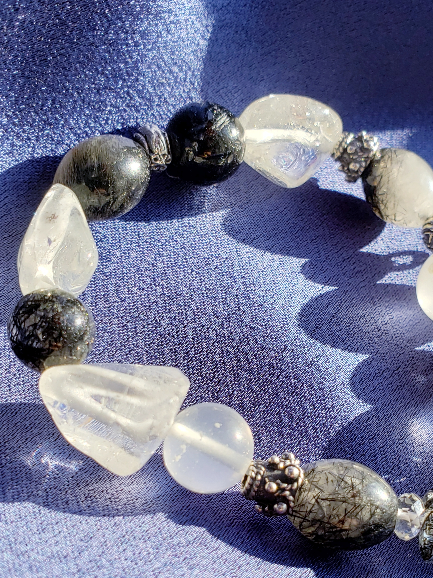 黑髮晶白水晶藏銀手鏈