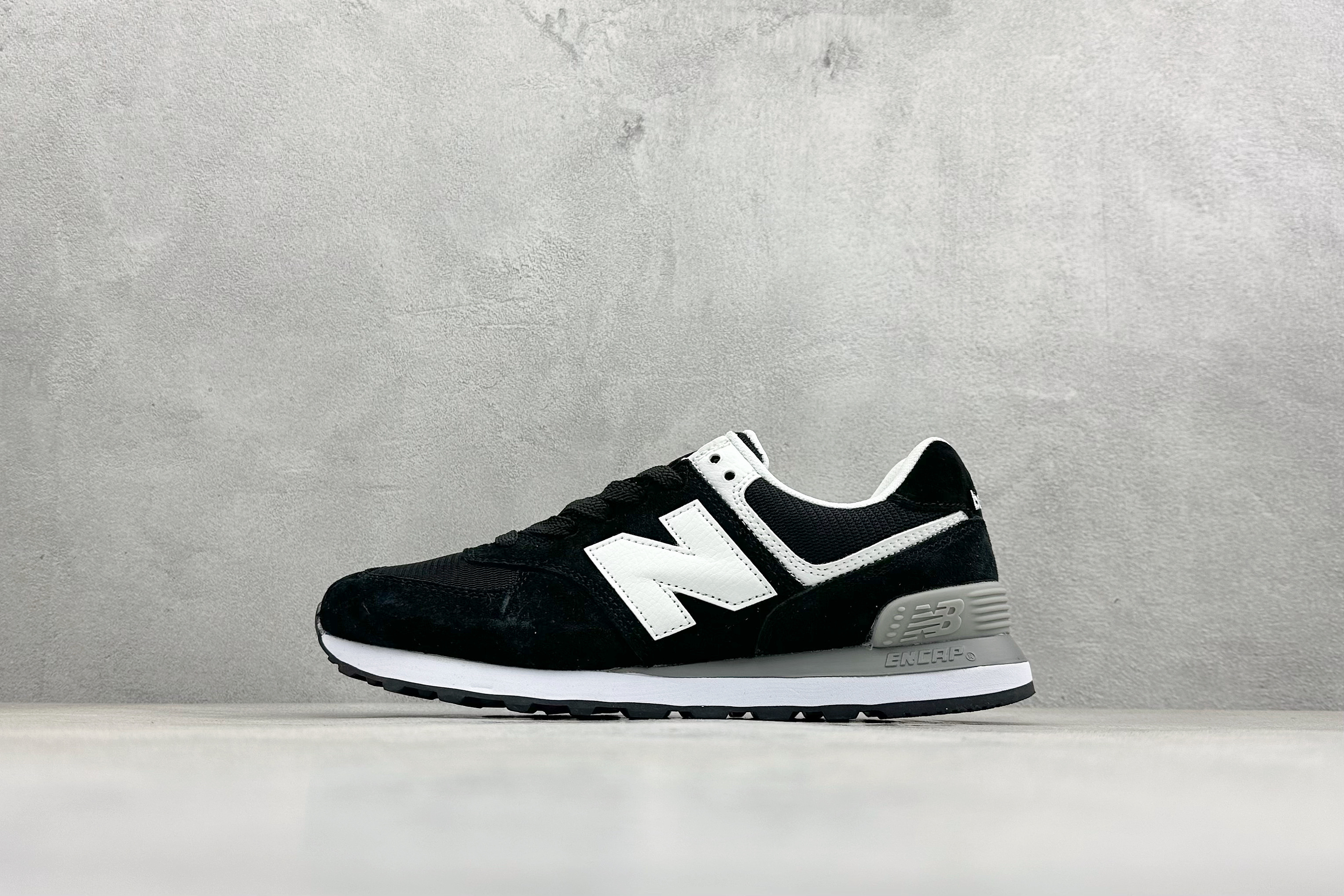 New Balance 574 ML574UC