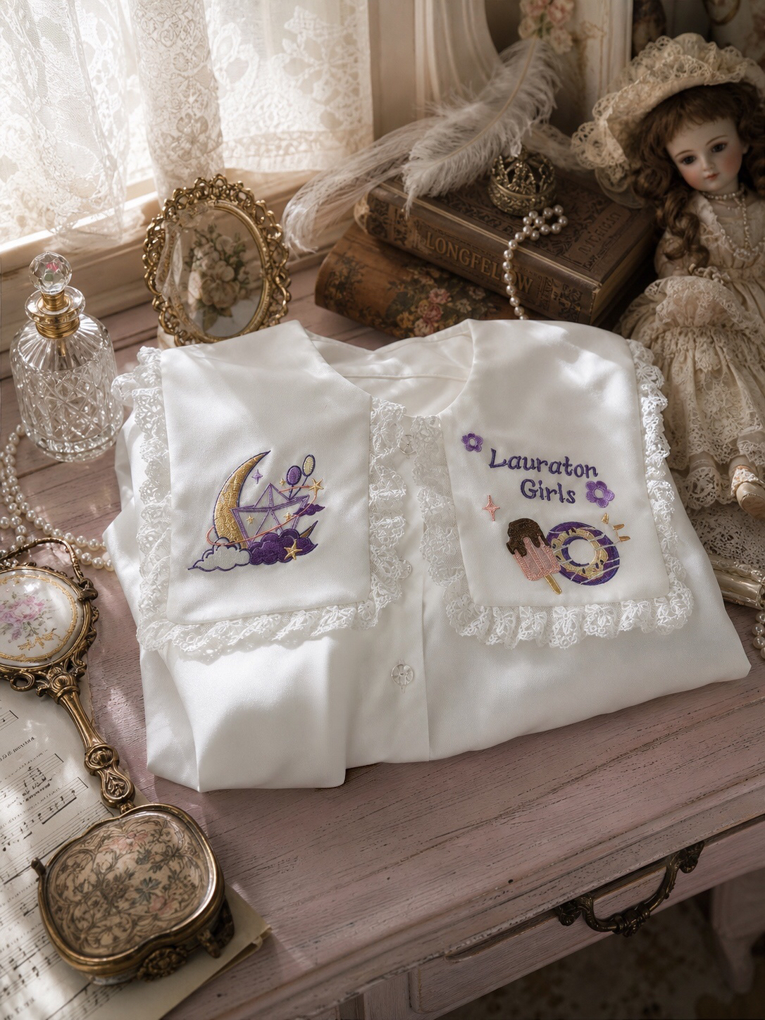 星月童話的呢喃 ∙ 日系刺繡大翻領娃娃襯衫  Starry Fairytale Whispers ∙ Japanese Embroidered Sailor Collar Blouse