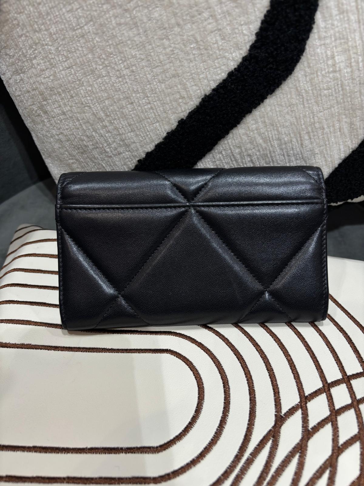 Chanel 19 wallet 中銀包 100%Authentic,98%new ✅晶片✅收據✅dust bag