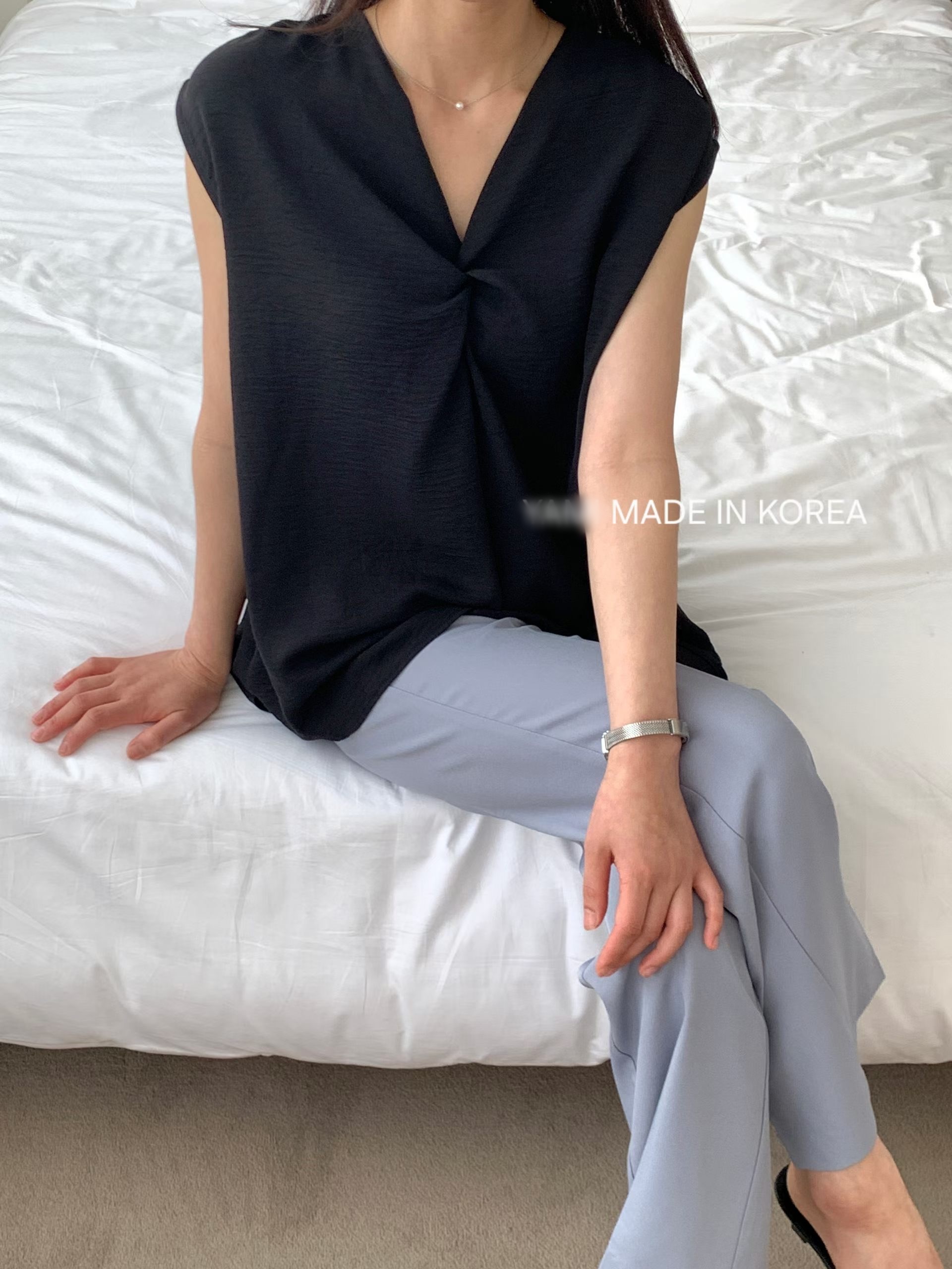 G6225 韓國🇰🇷V領扭結top