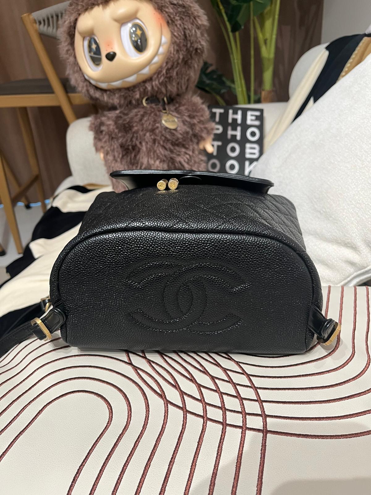 Chanel backpack cc filigree 荔枝牛皮金鏈 100%Authentic ,95%new  ✅card✅塵袋✅box 