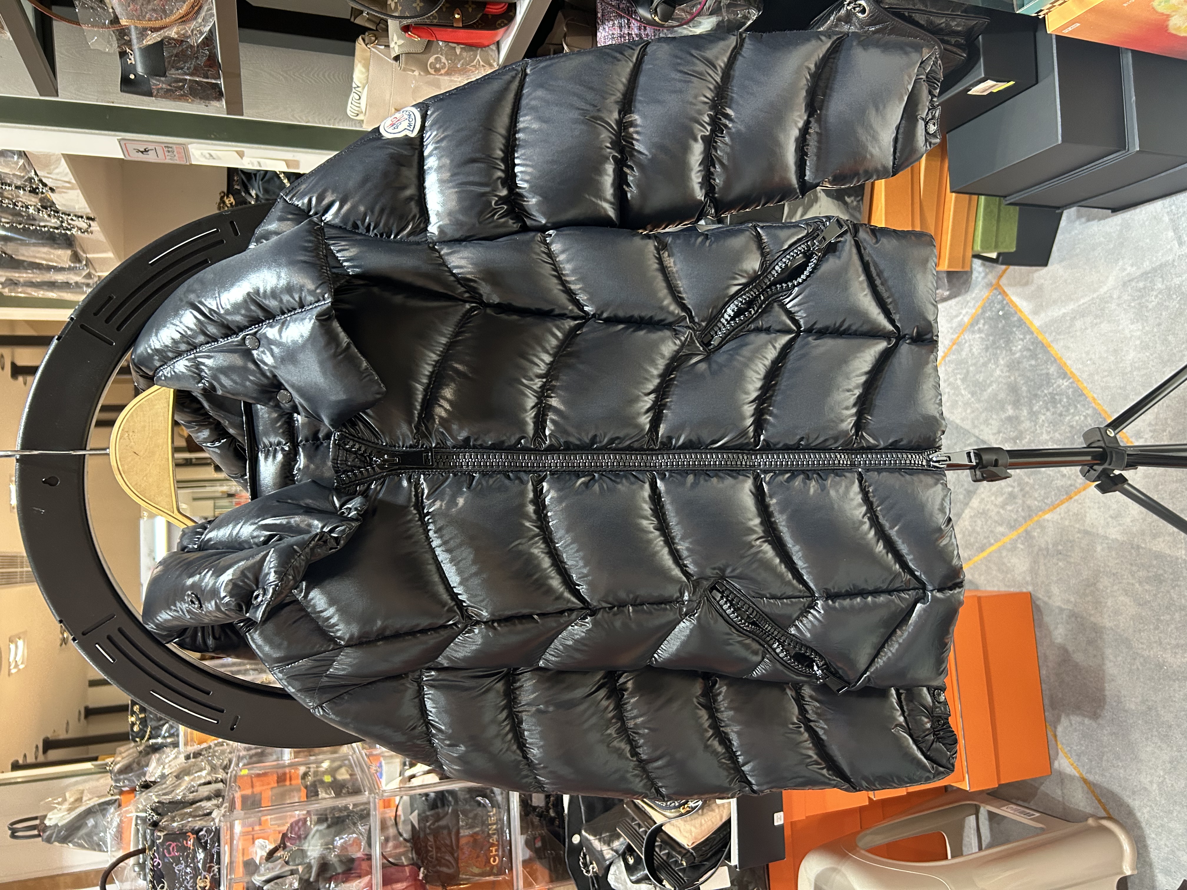  Moncler down outer Size: 1 黑色羽絨 100%Authentic, 99%New