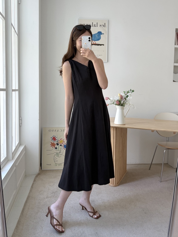 Daphne Flare Dress (Black)