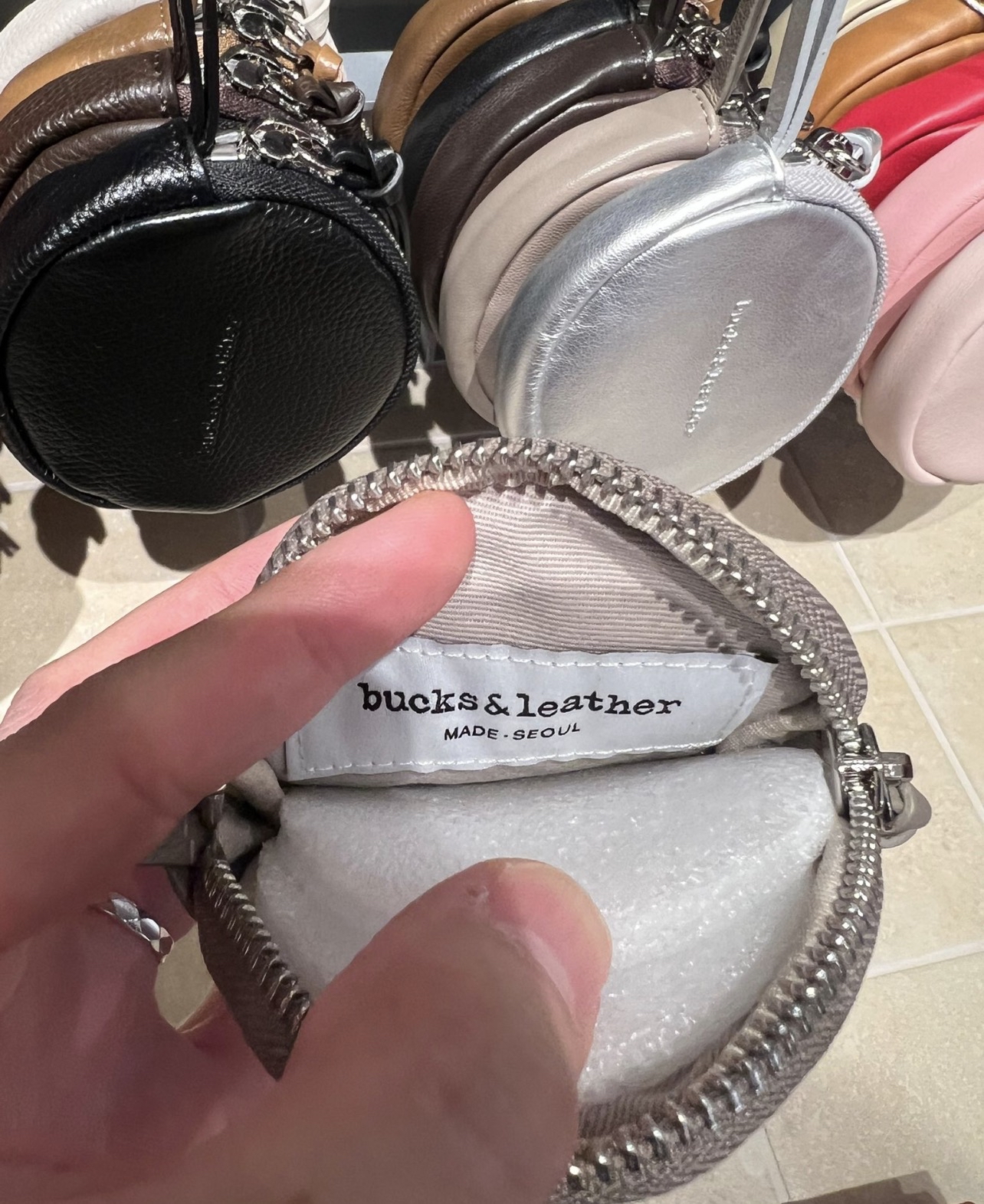 💟現貨💟🇰🇷韓國bucks & leather 牛皮圓形散子包-啡色