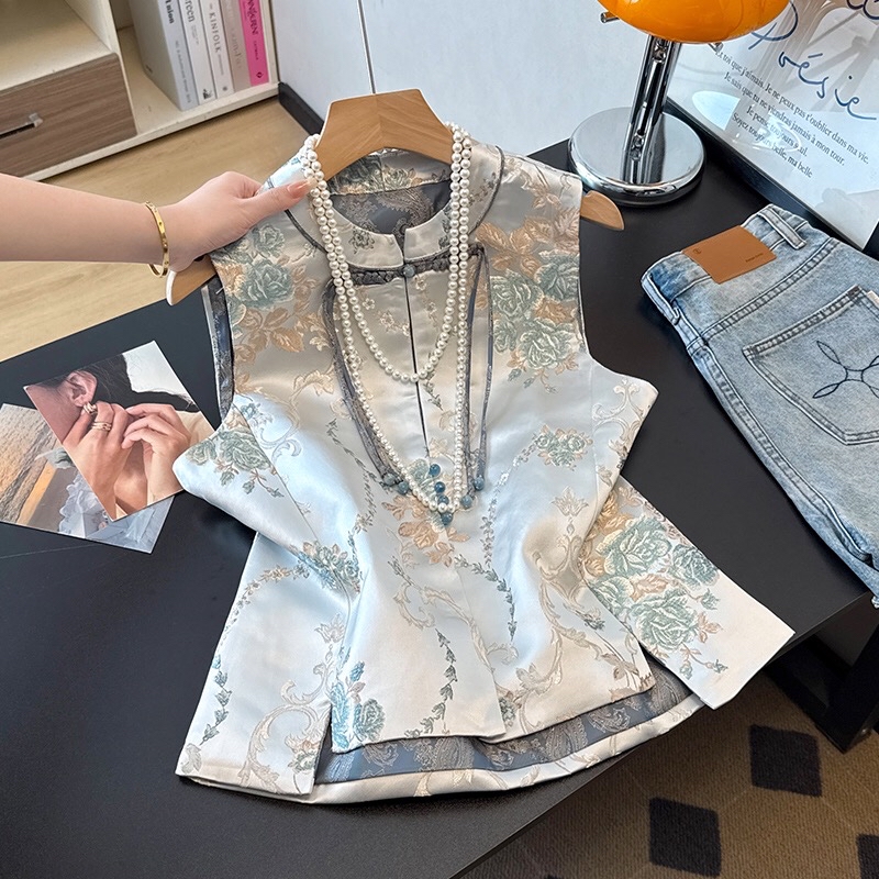 B157(0229) 新中式改良款复古牡丹刺绣织锦下摆边双开角蓝马甲上衣