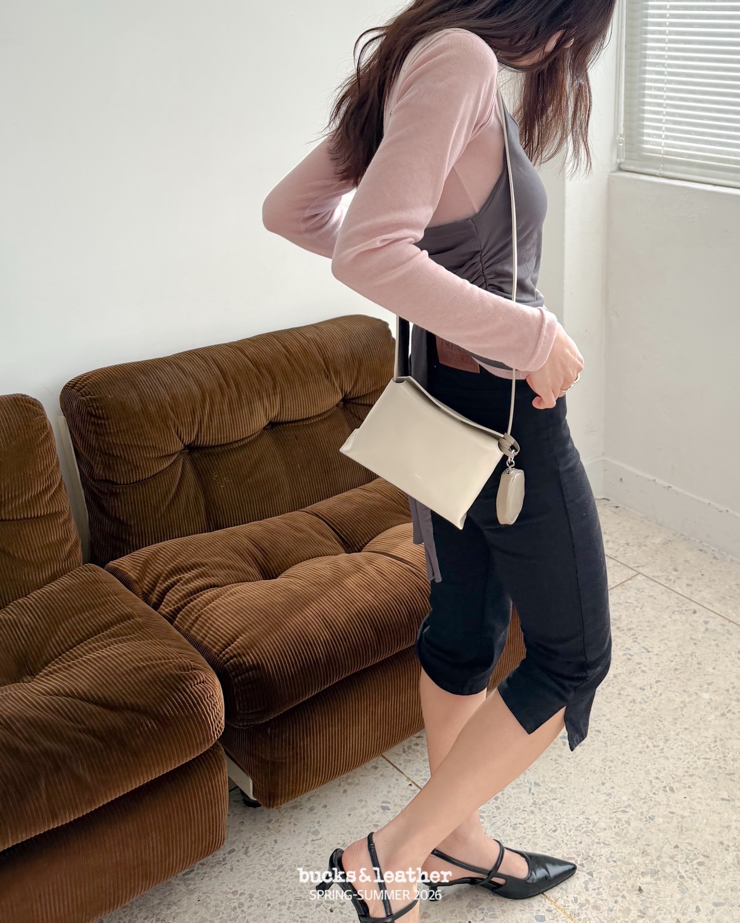 【26SS新皮】預訂_牛皮亮面 Bread bag 磁吸枕頭包 (Mini) By Bucks & leather