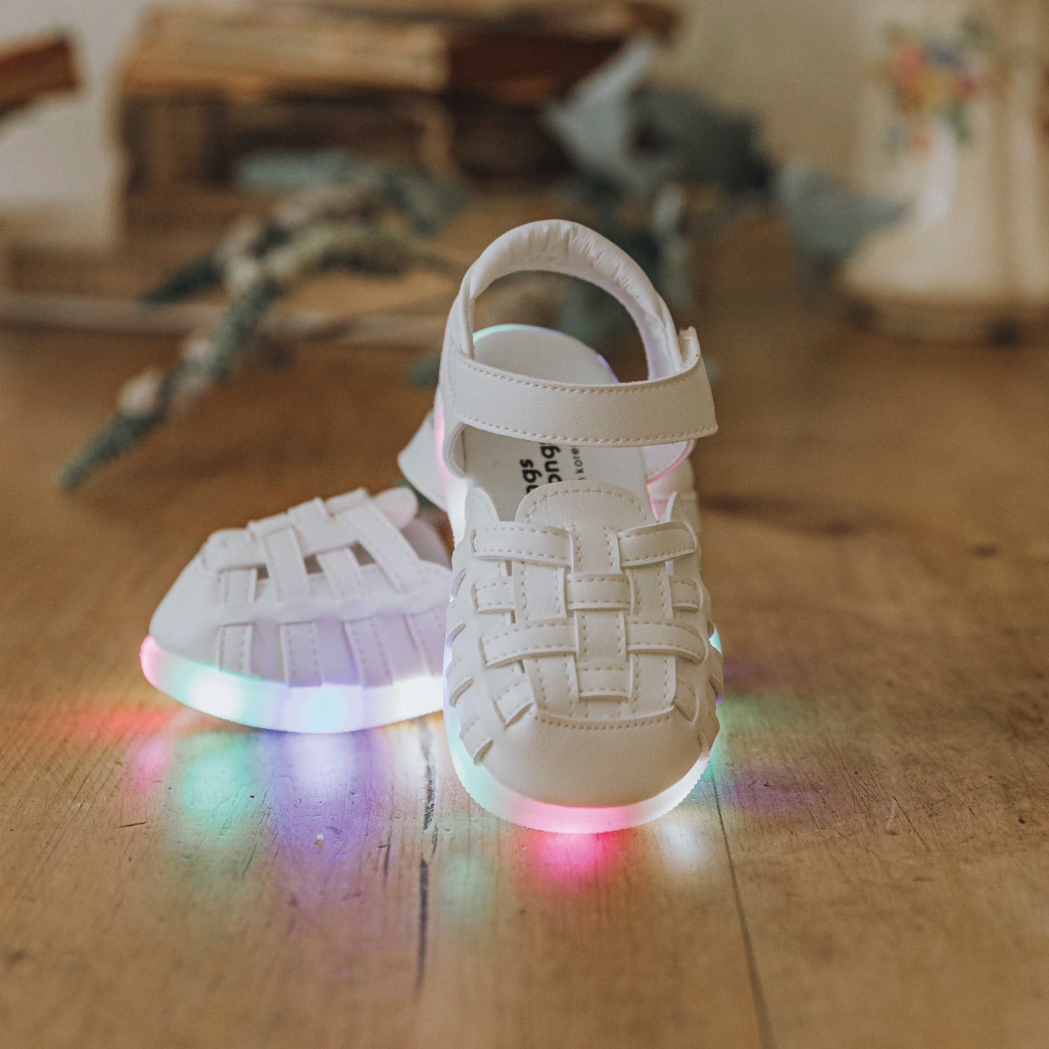 Koongs Koongs Lyon LED Sandals（White）