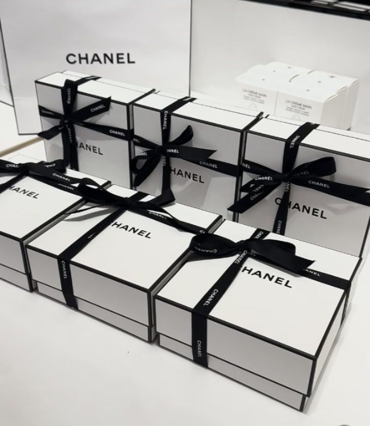 俄羅斯直送‼️ 俄羅斯限定CHANEL CC LOGO贈品雙面頸巾 羊絨➕真絲