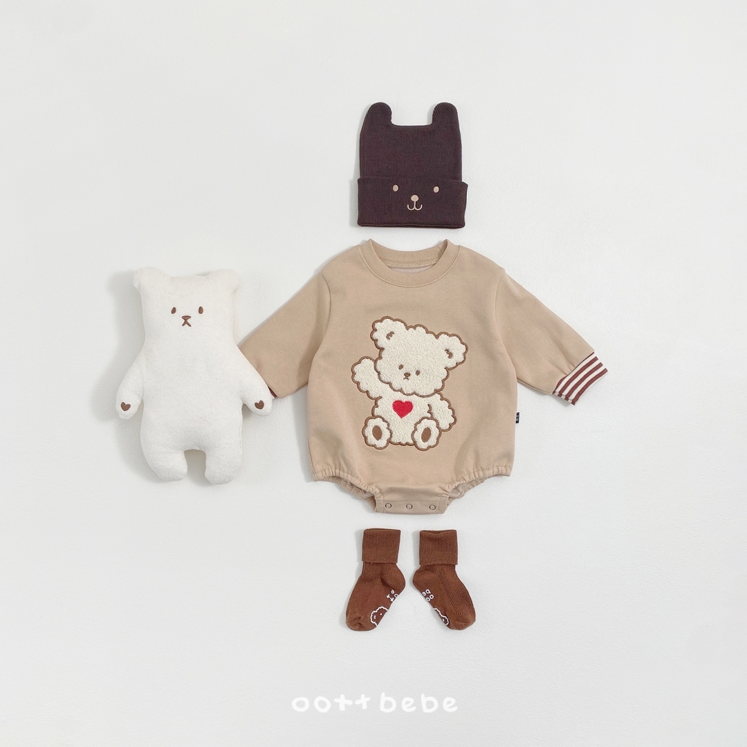 🌸預訂 韓國直送🌸🇰🇷OOTTBEBE兩色大熊仔毛毛貼花長袖包屁衣