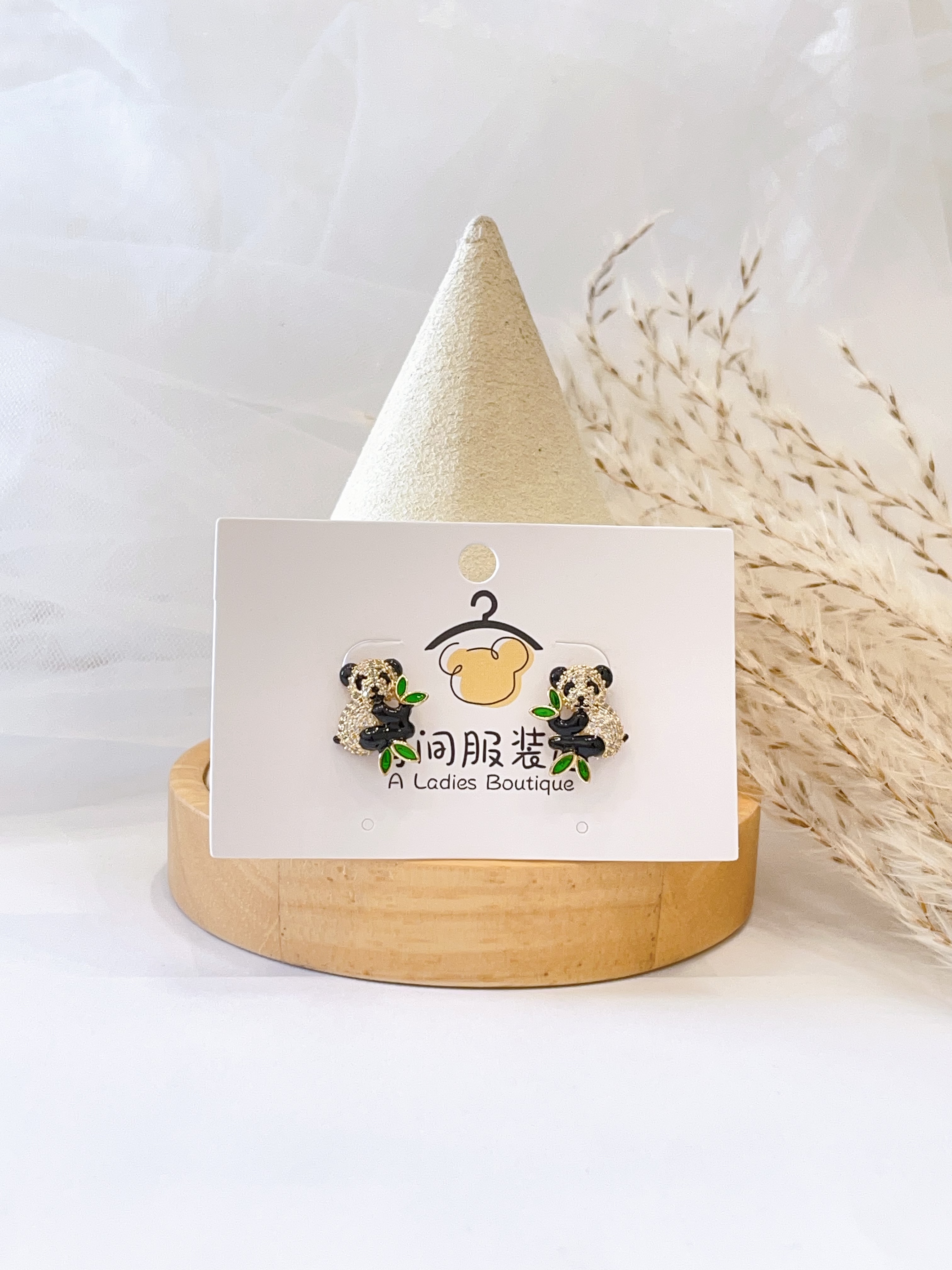 超萌镶钻小熊猫耳环