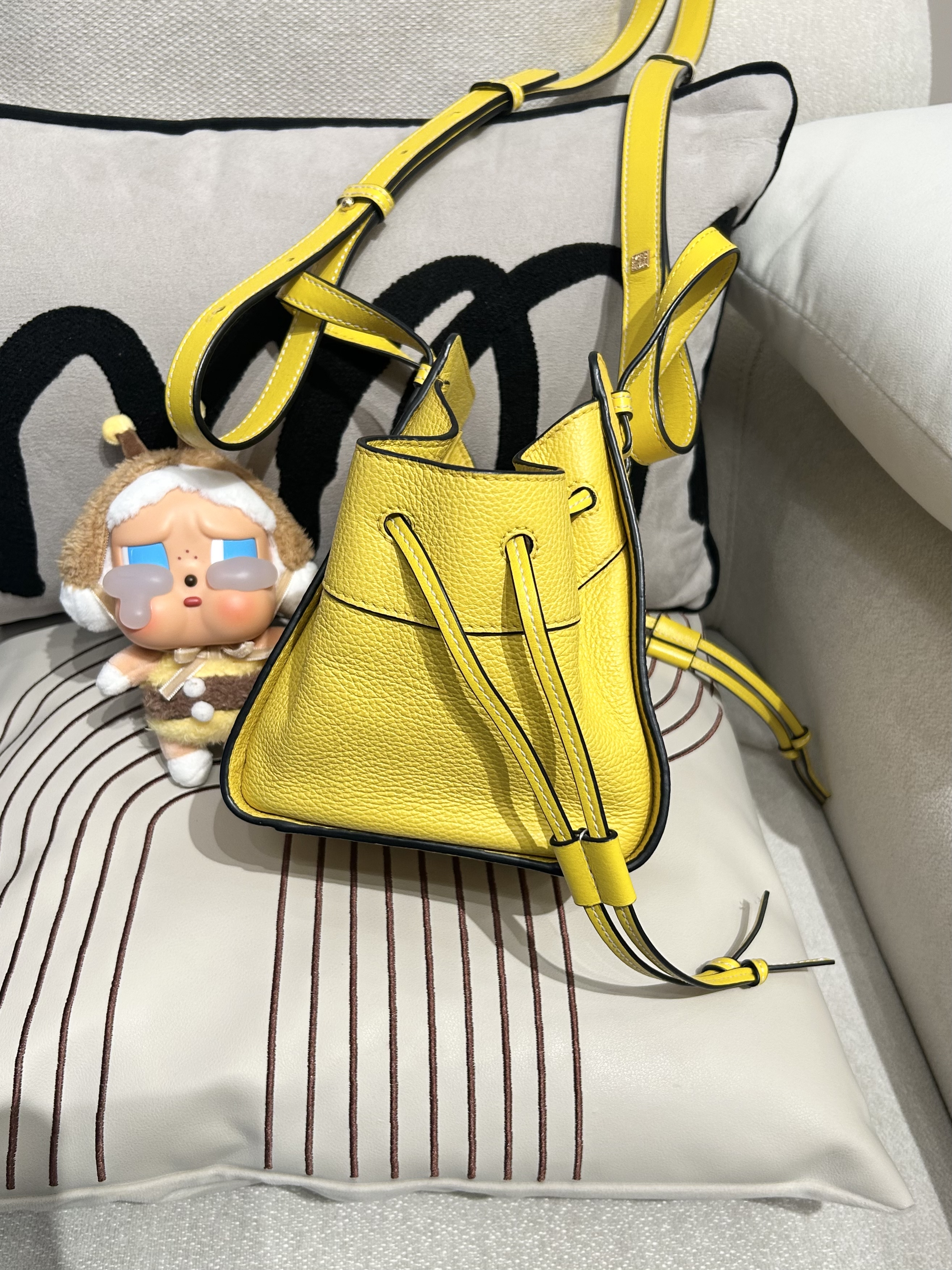 Loewe mini hammock 100%Authentic,95%new ✅booklet✅dust bag 