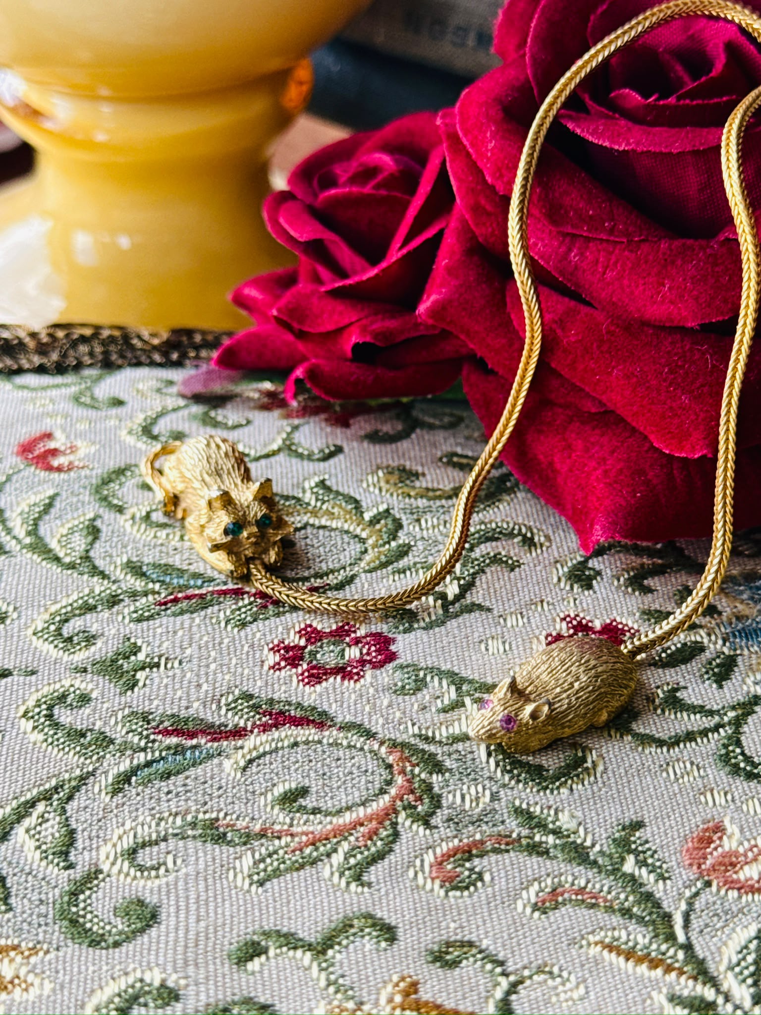Vintage Mid-Century Cat and Mouse Golden Chain（MT2649）
