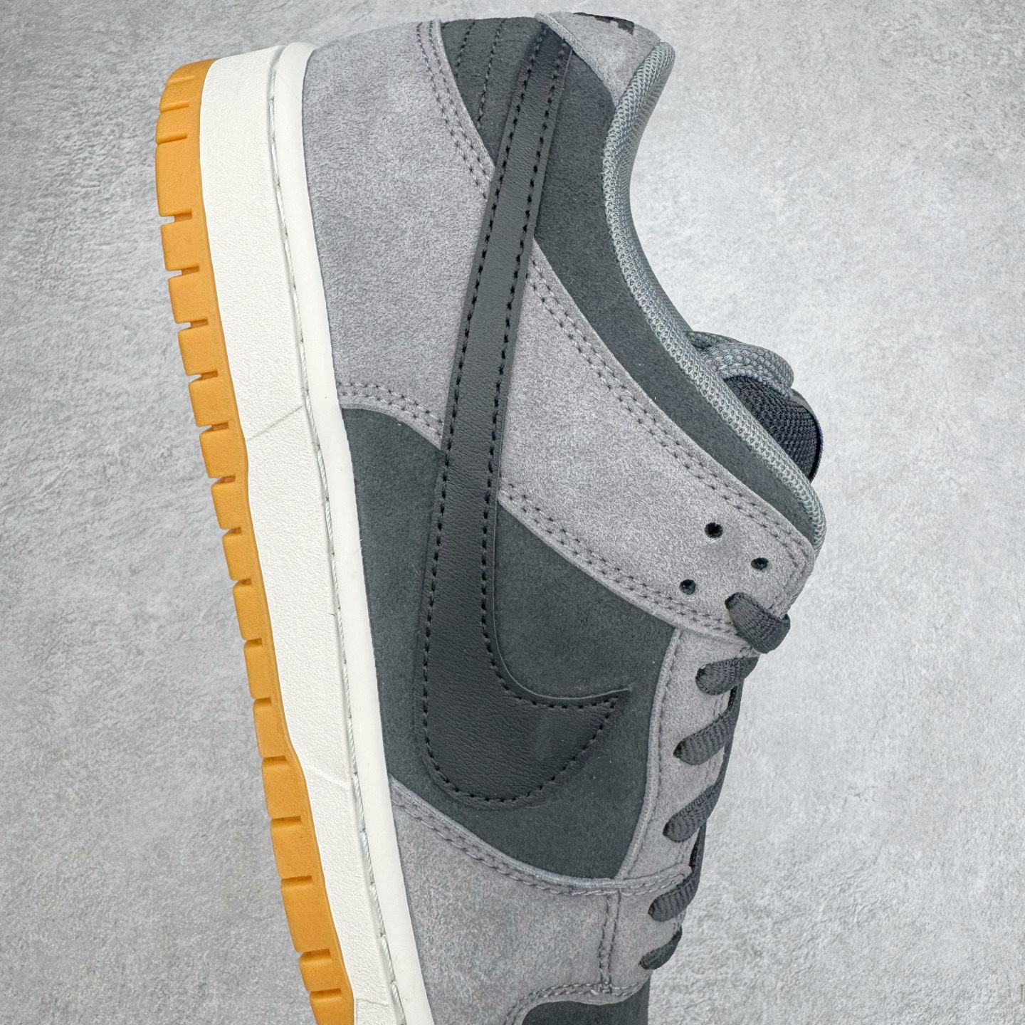 Nike SB Dunk Low Dark Smoke Grey HF3063-001