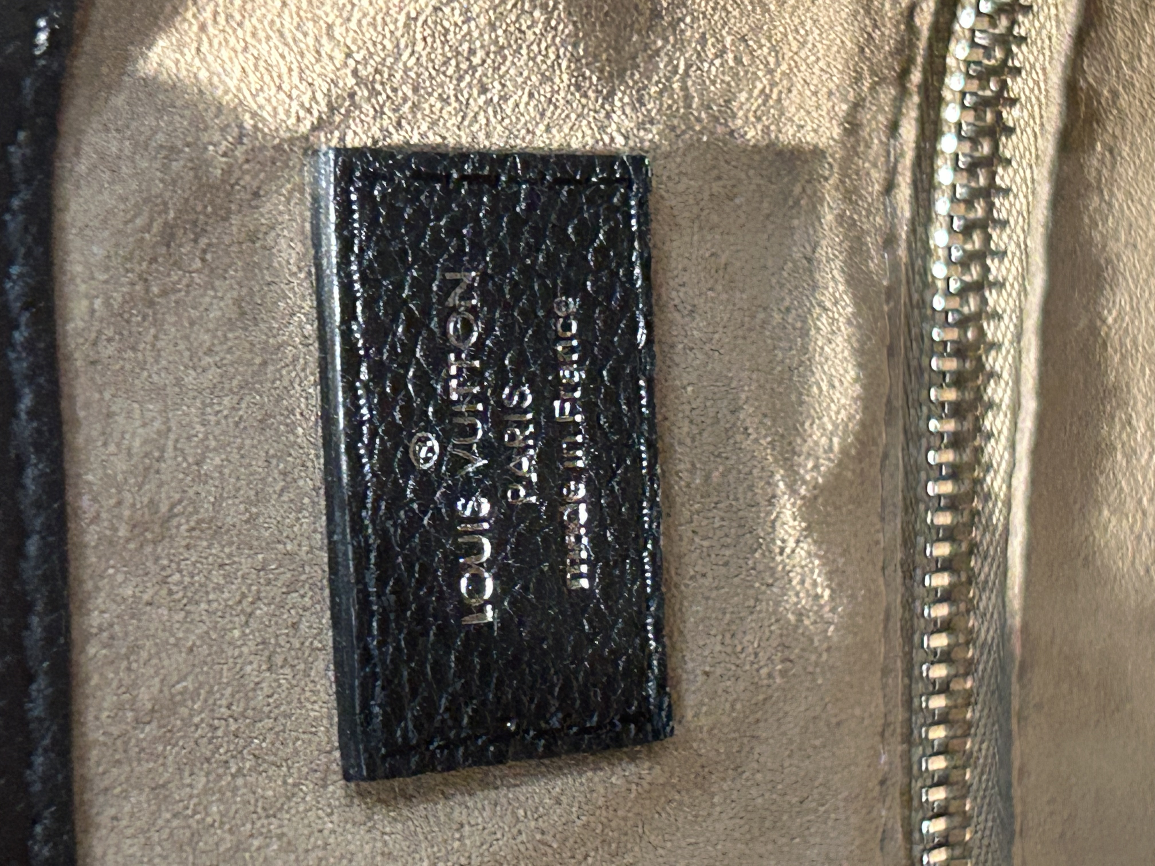 Lv Babylon 2way bag black calfskin 100%Authentic ,98%new✅dust bag W27cm x D15cm x H32cm