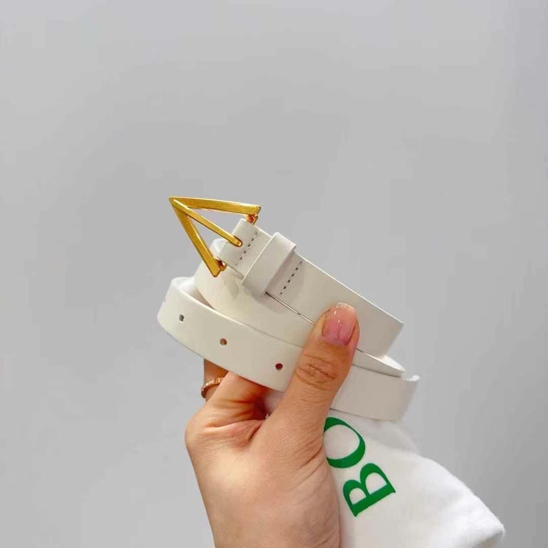 【預訂貨品】閒置新⭐️   BV 經典款白色皮帶