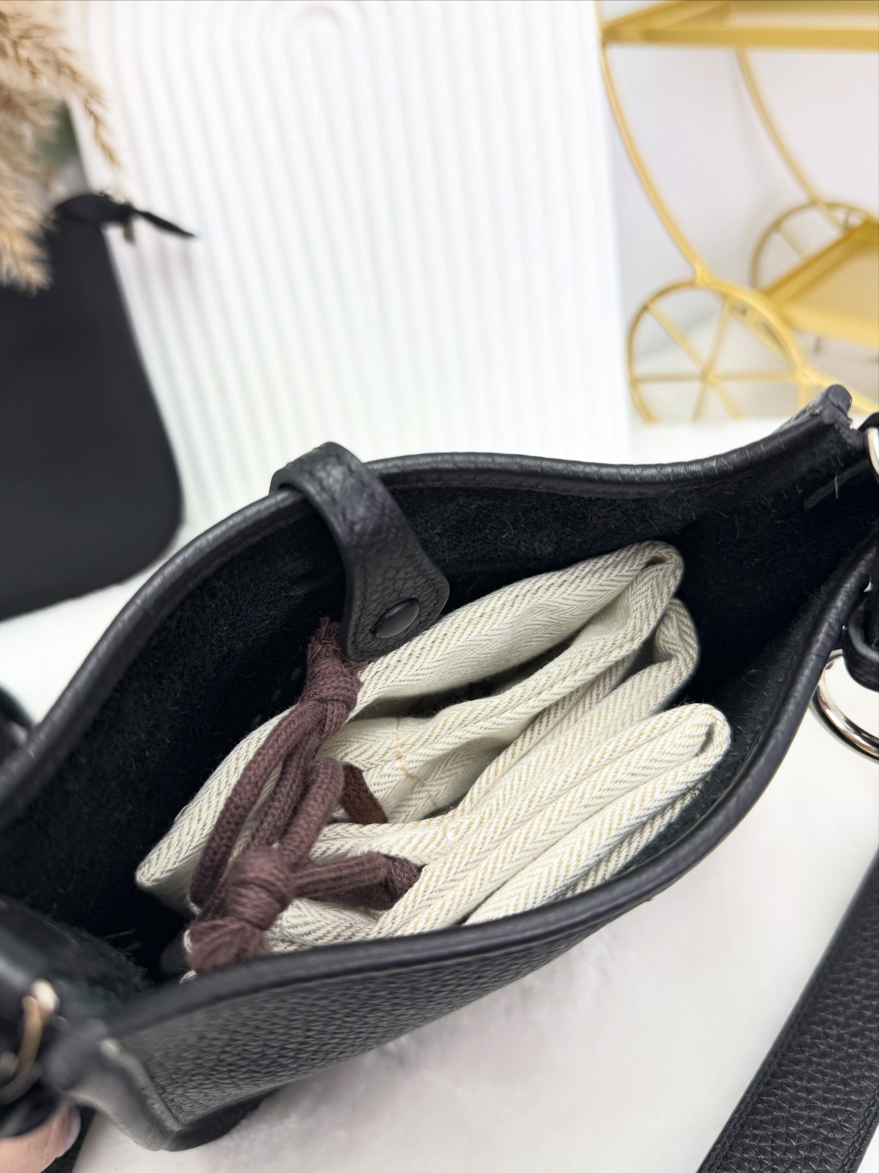 Hermes👜 PRE OWNED 🛍️黑色mini e 全套 有後配肩帶+內袋 🖤