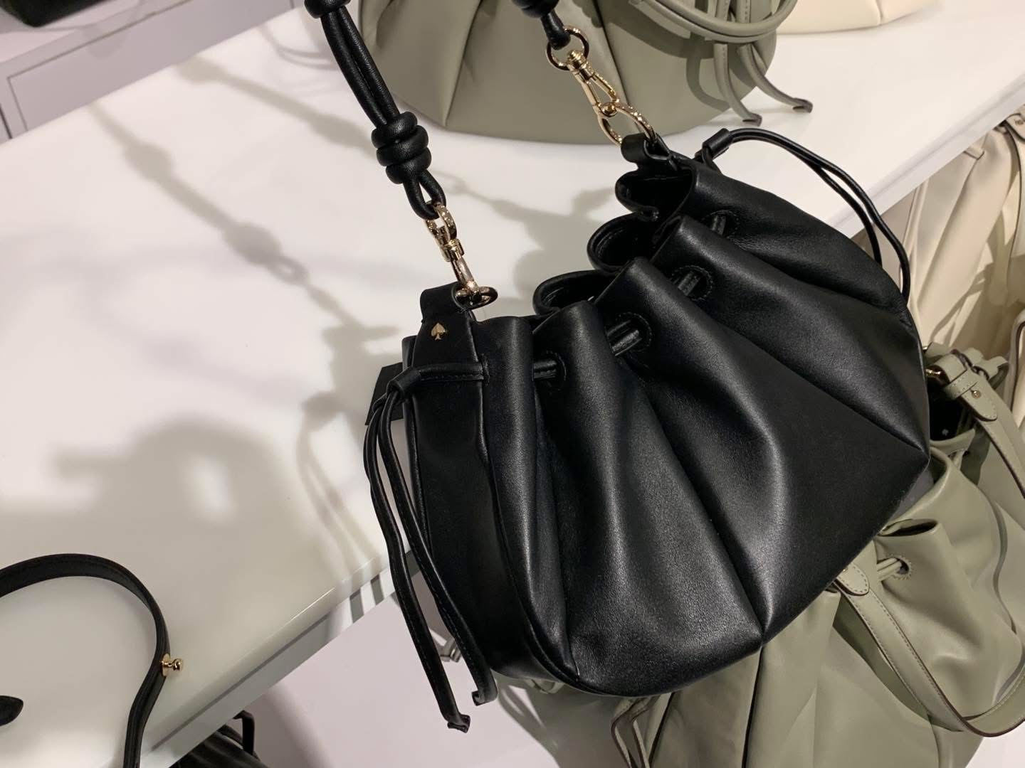 ✈️🇺🇸🇨🇦輕巧可兩用嘅Kate Spade ♠️ 真皮手袋👜現貨💞💞💞