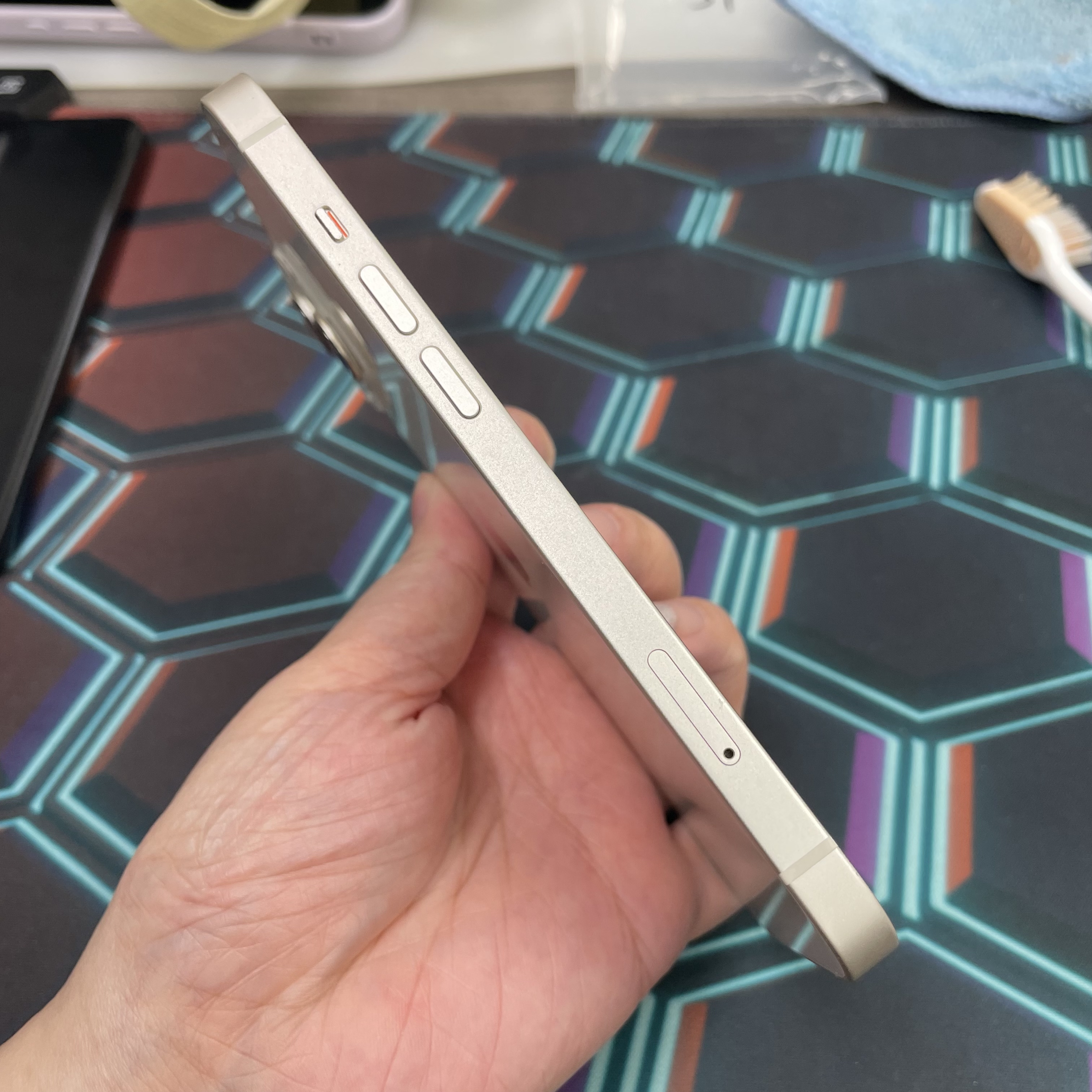 *8247 13 勁靚機 128GB 電87 白色 white