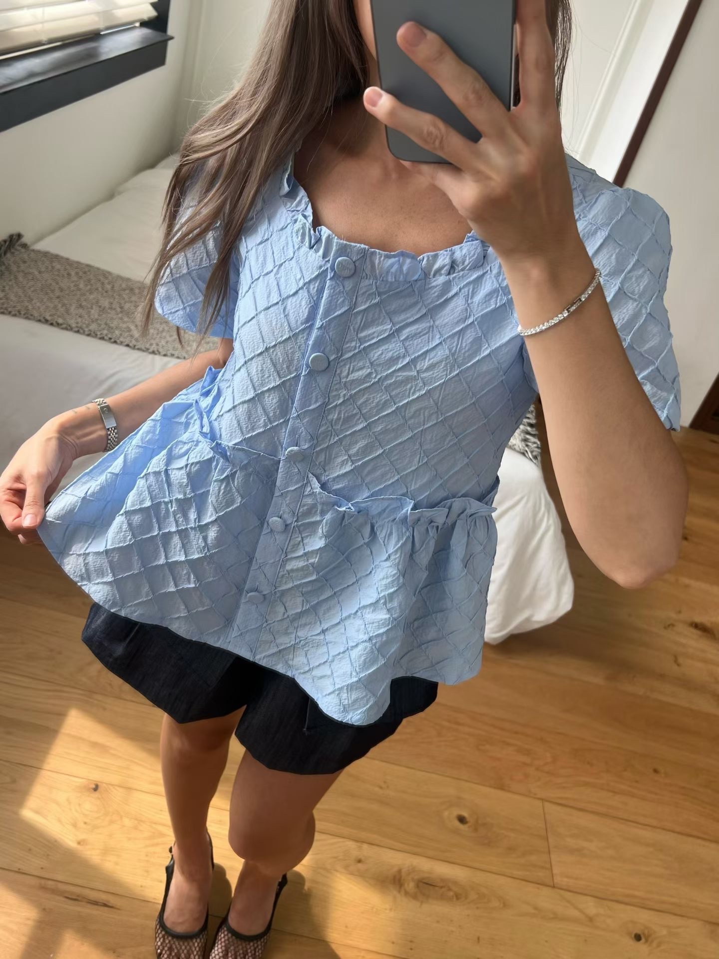 B8 方領荷葉邊菱格修身娃娃衫