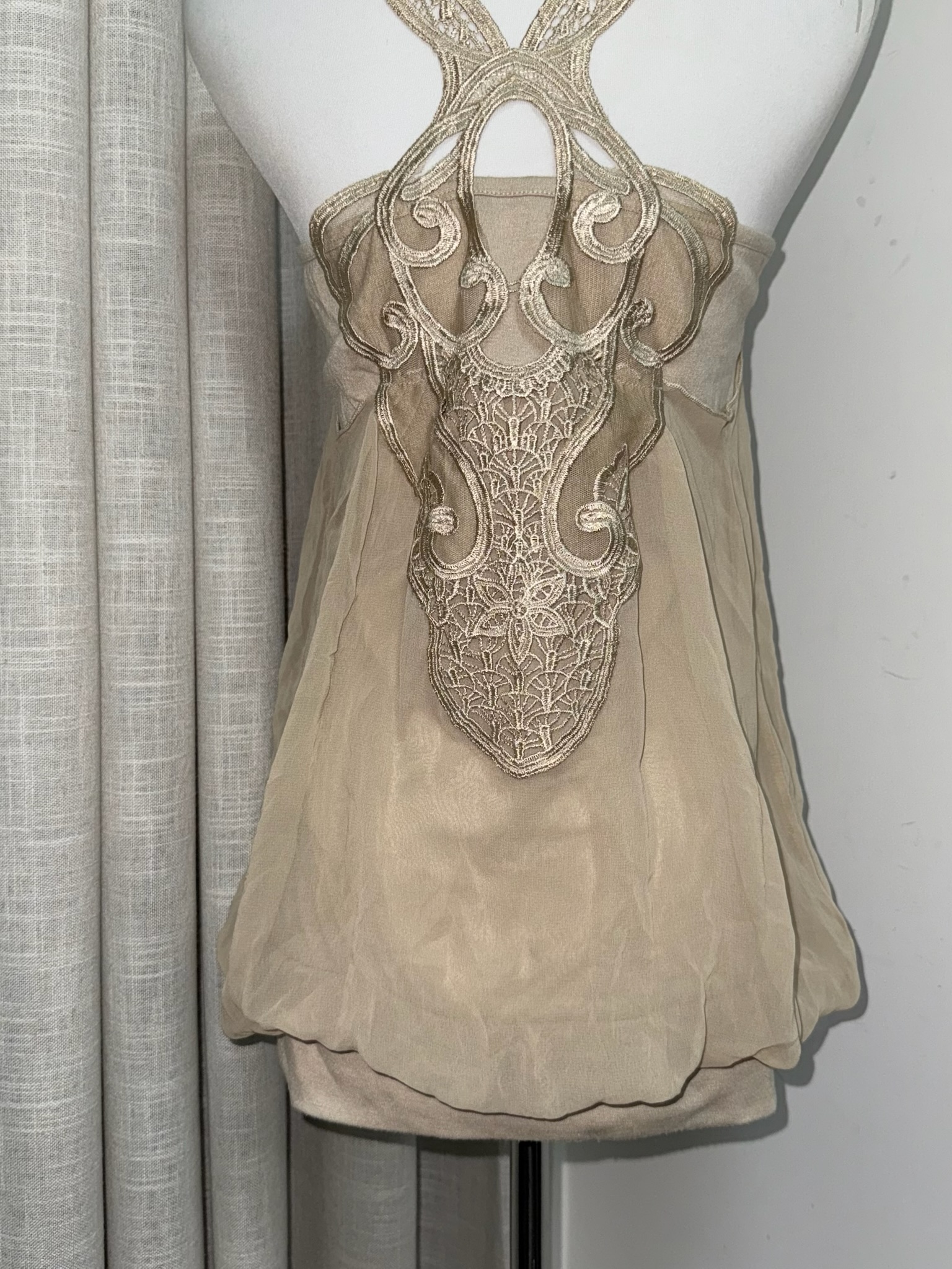 Baroque Lace Back Bubble Hem Top