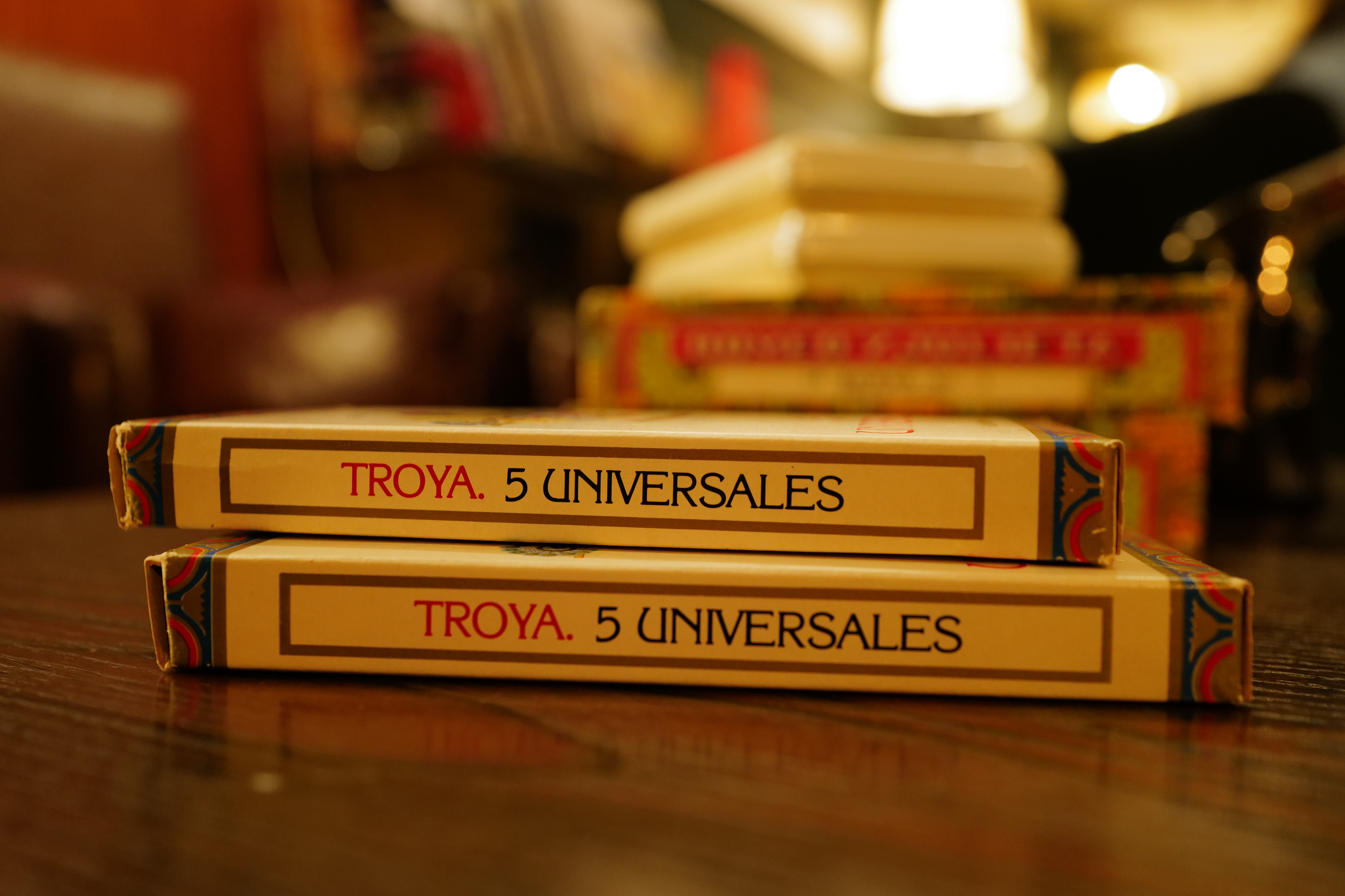 Troya Universals 70s (特洛伊 宇宙 70s) 