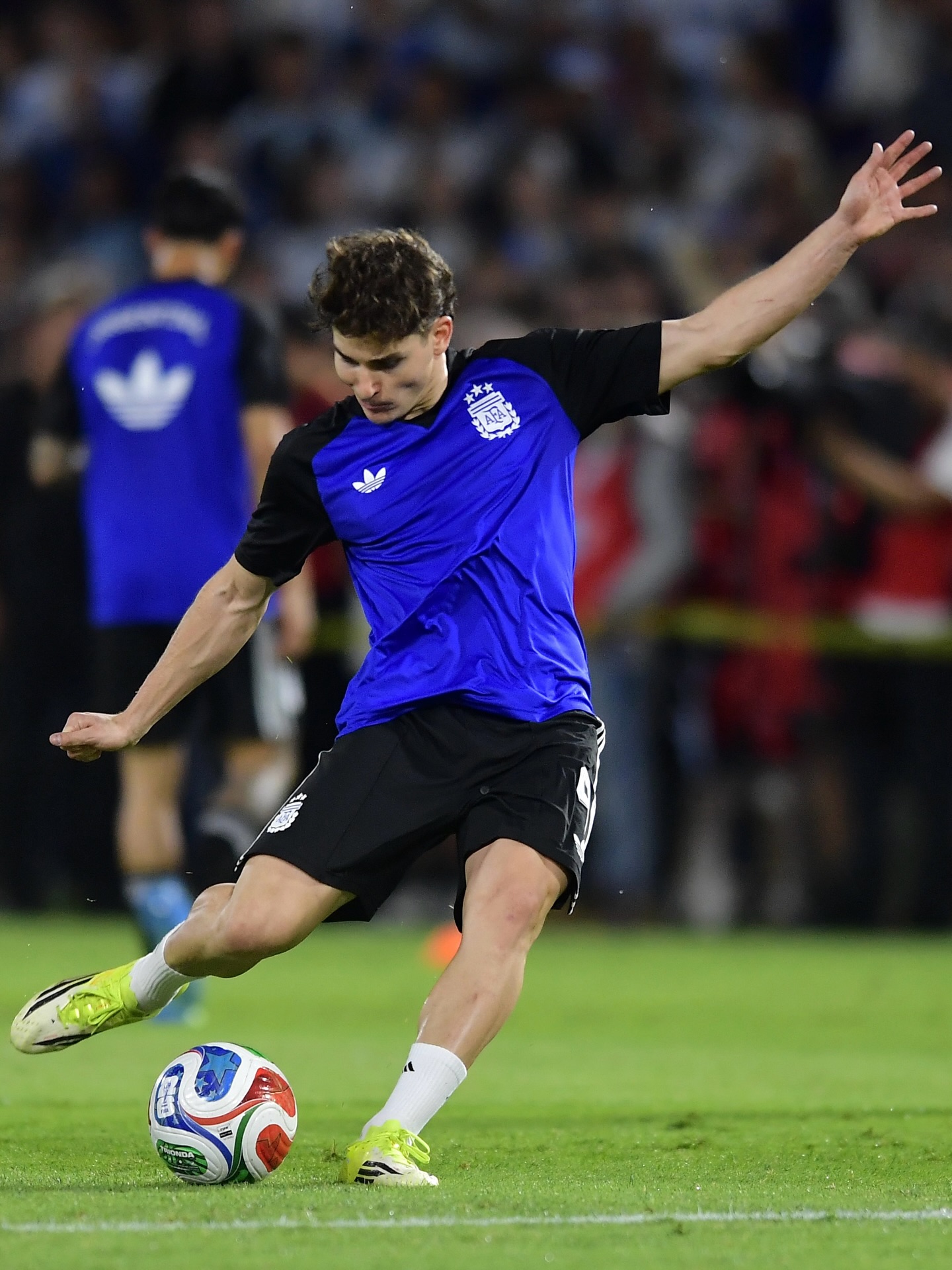 Adidas Argentina 阿根廷 2026-27 賽前訓練球衣 (可加印球員版贊助) JY9535 