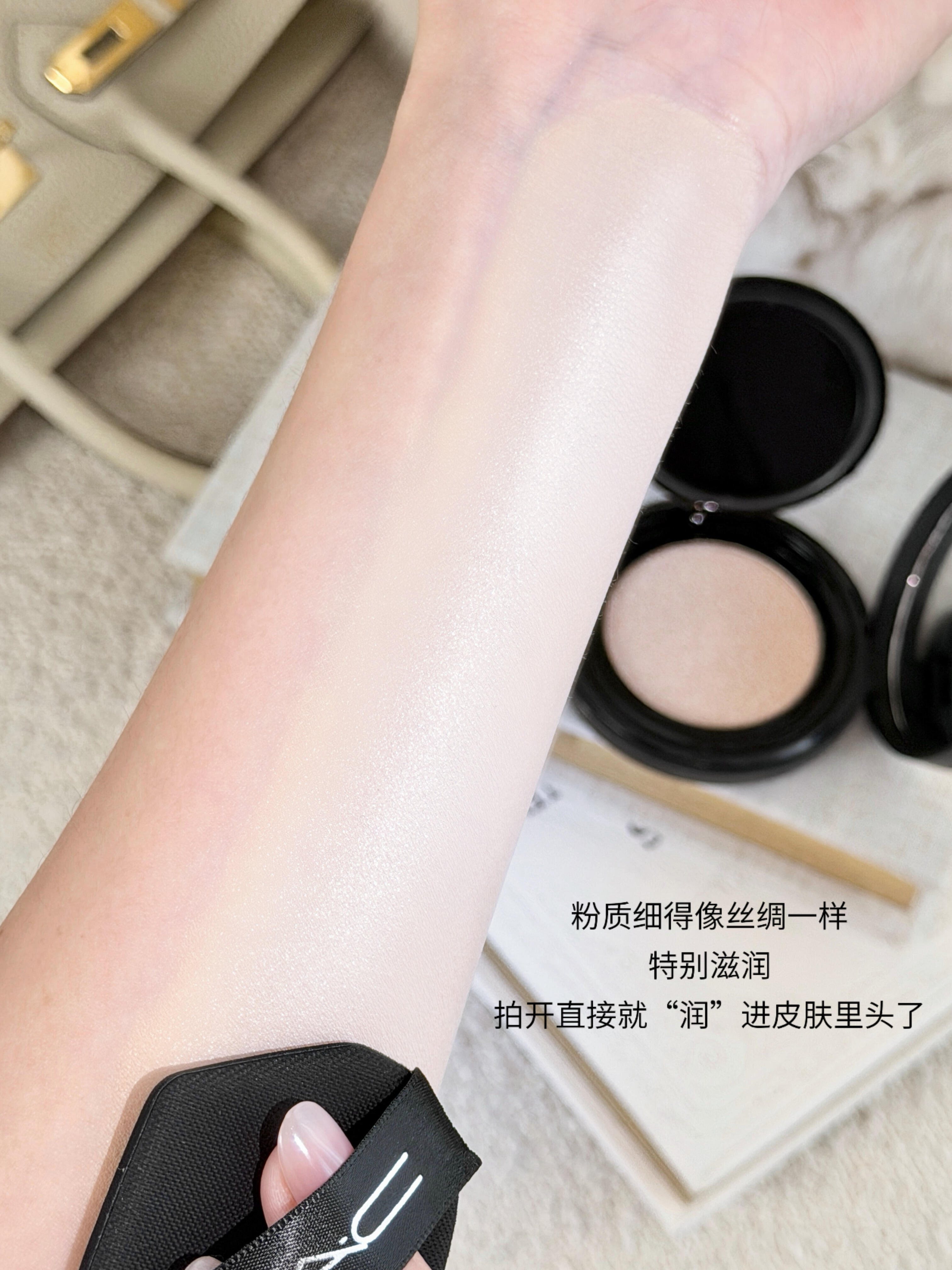 M.A.C 2026新品！超持妝奢緞氣墊精華 24H卷王金氣墊粉底 12g