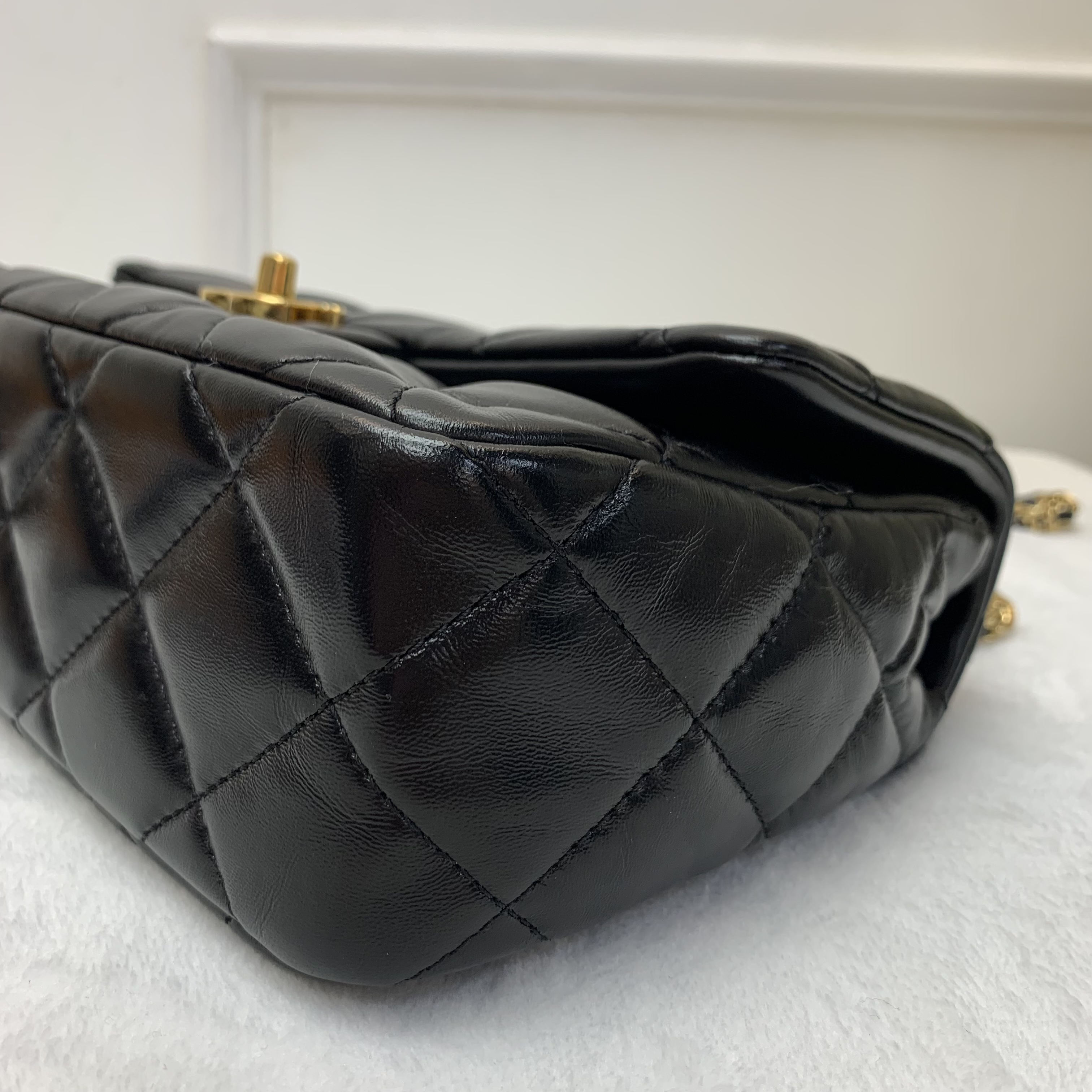 Chanel Classic hand bag經典保值款🖤
