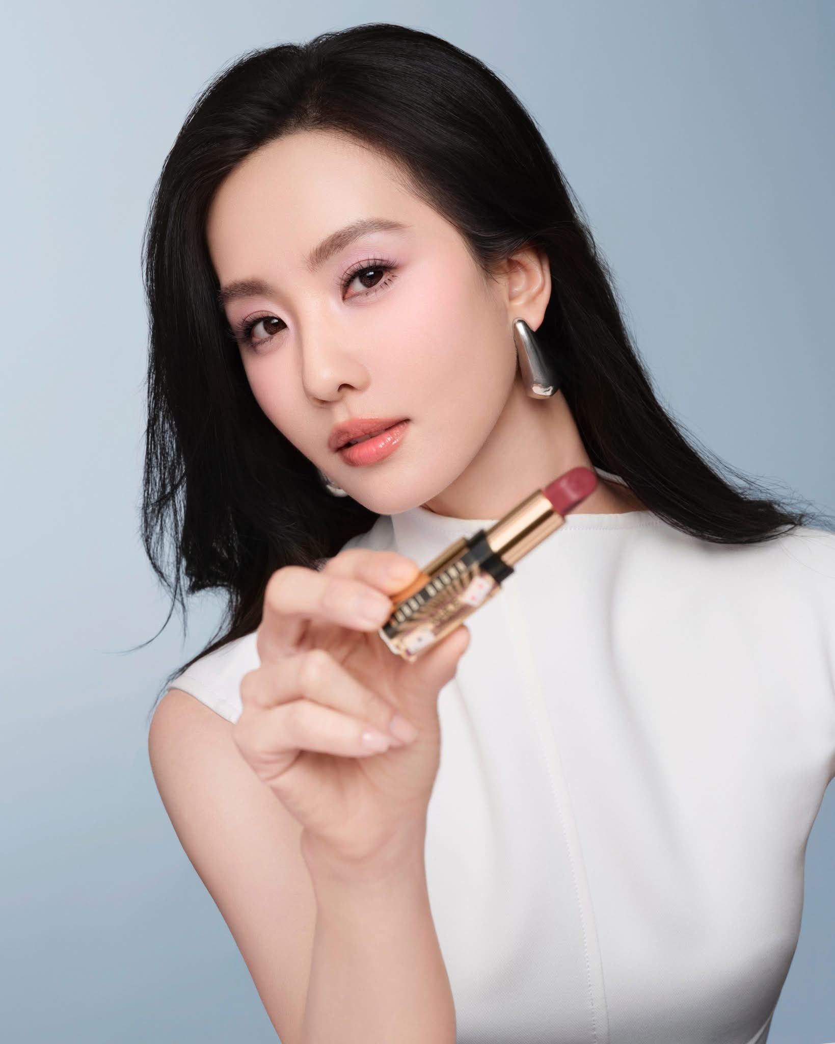 Bobbi brown x Alice In Wonderland 系列 #BB617